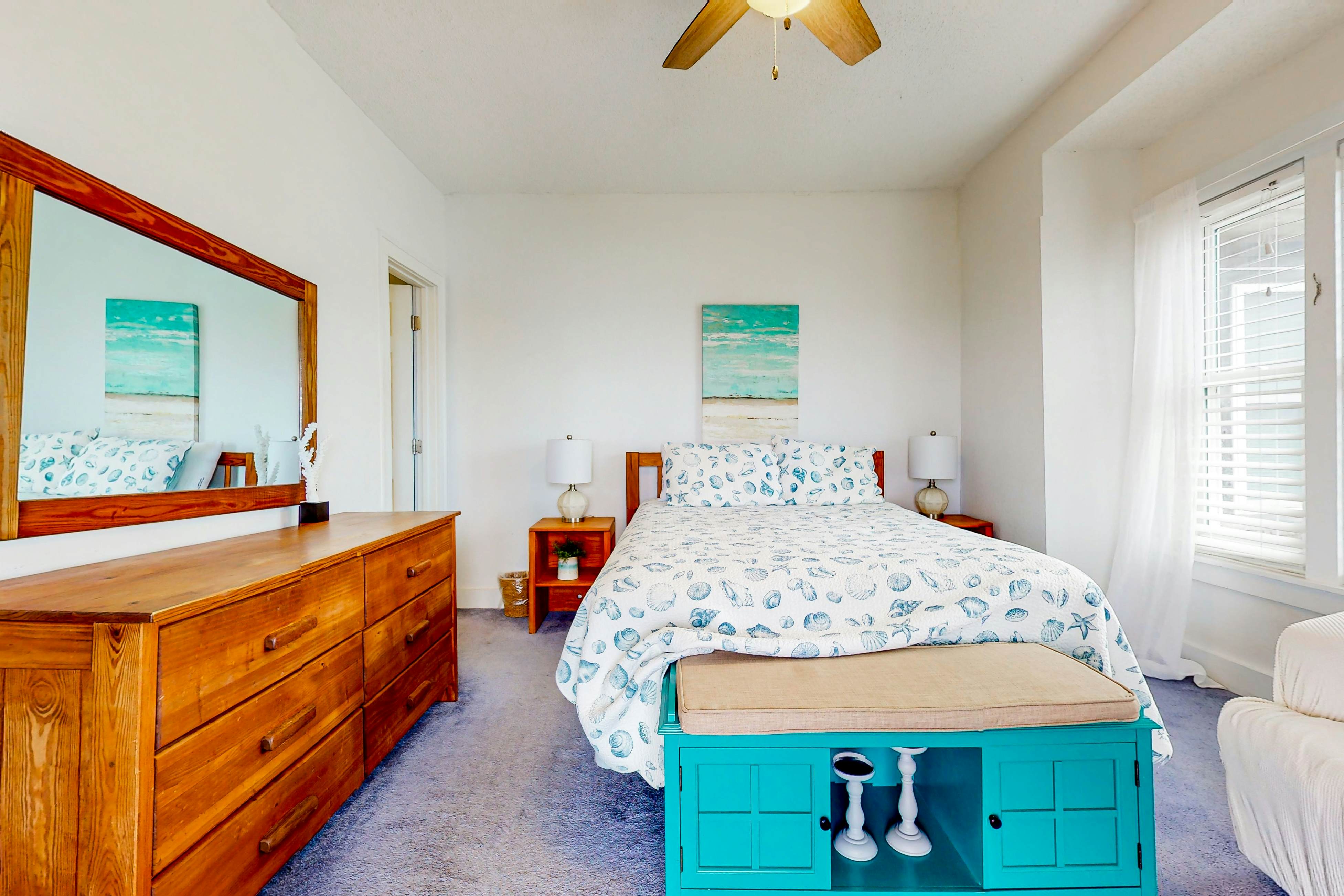 AVIK18 Above the Waves