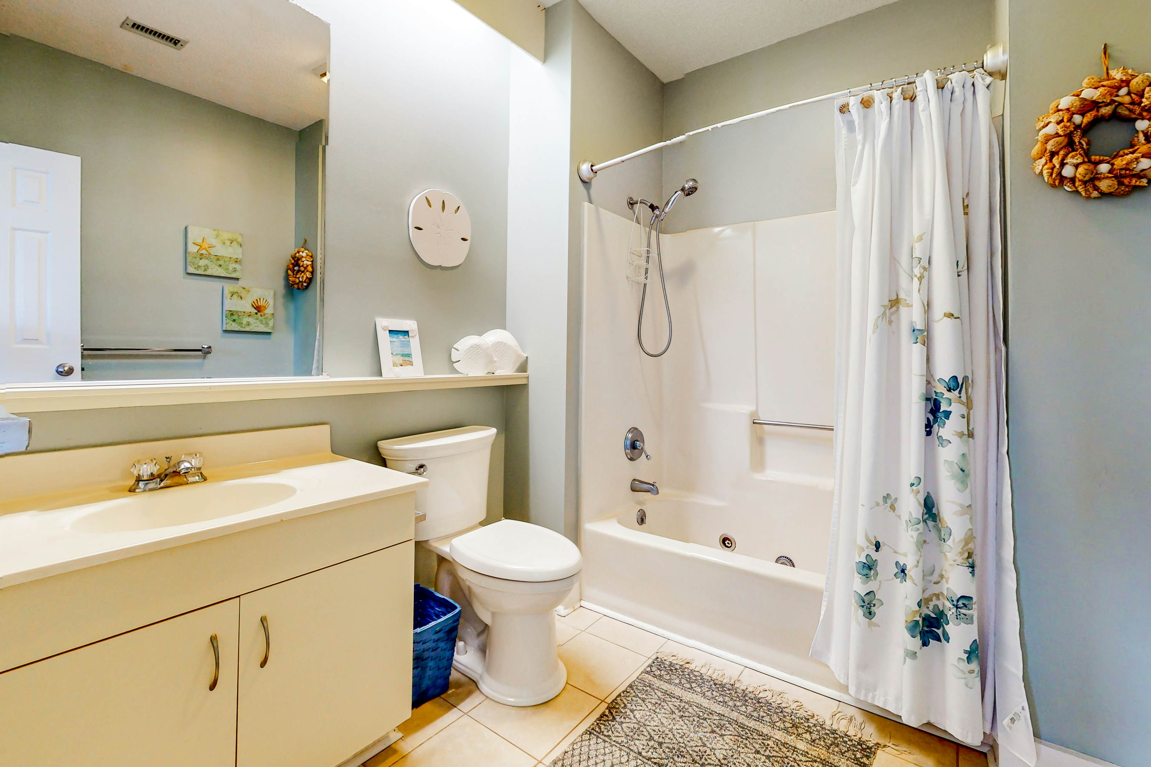 AVIK18 Above the Waves