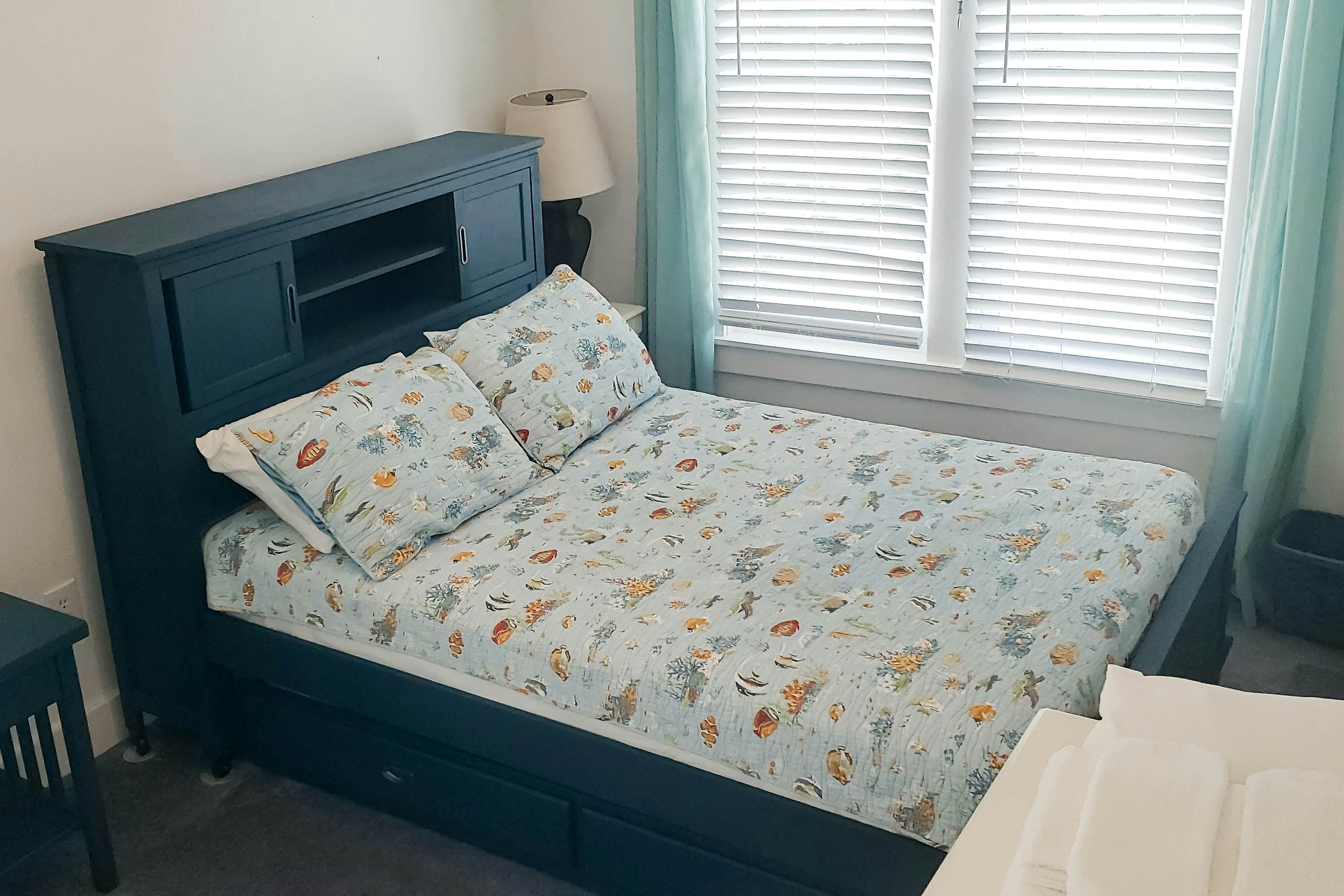 AVIK18 Above the Waves