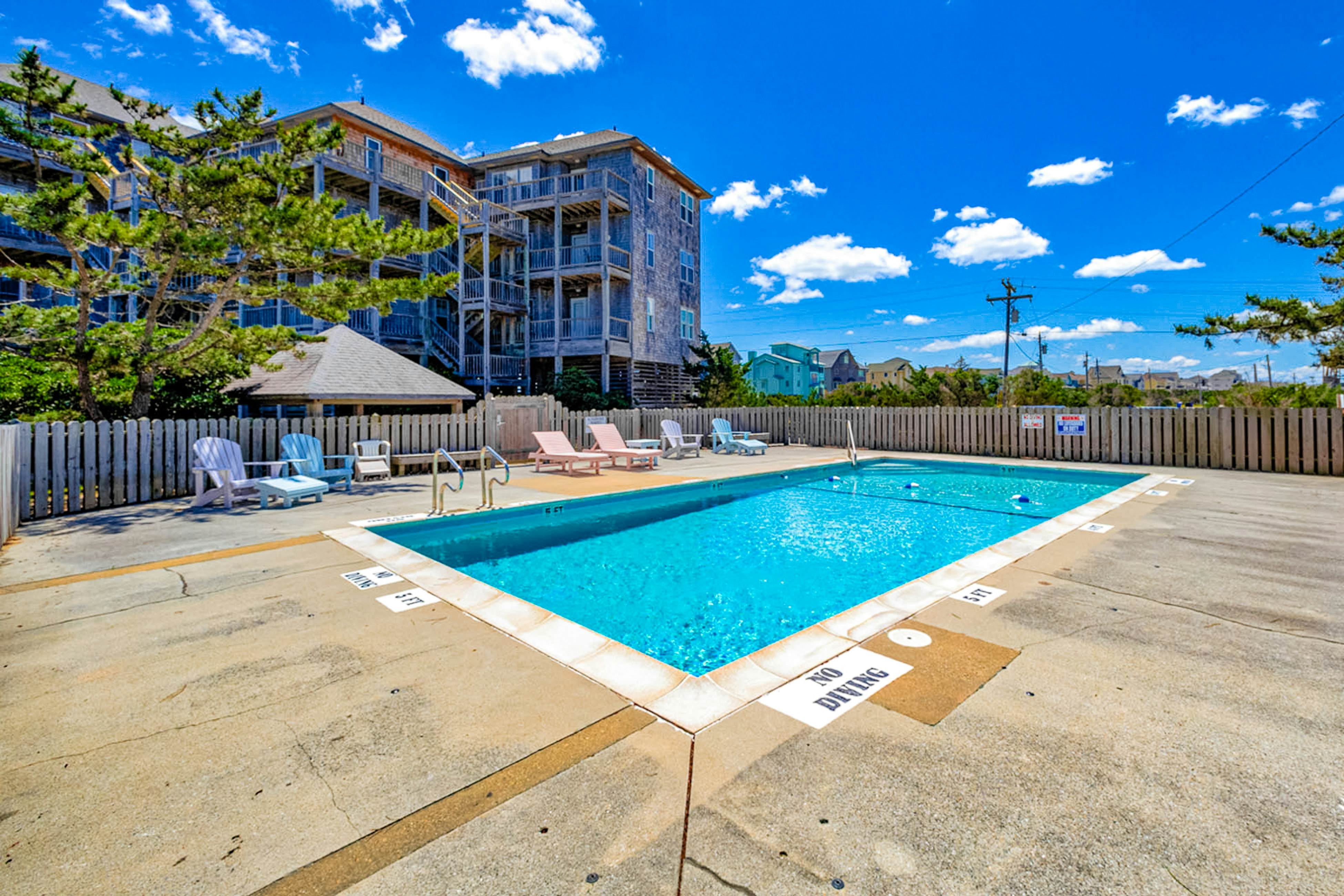 AVIK18 Above the Waves