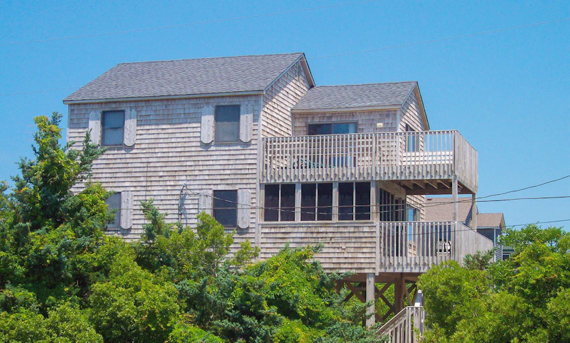 Classic, Dog-Friendly Home w/ AC, Shared Pool, High-Speed WiFi - Steps to Beach