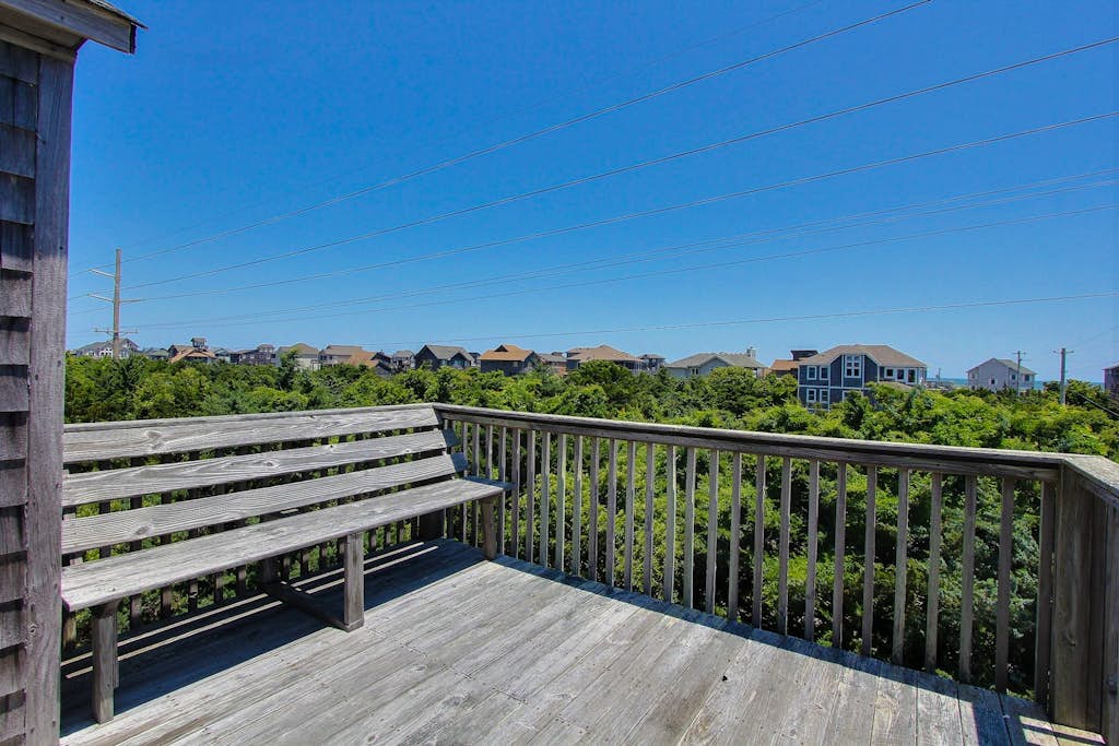 Classic, Dog-Friendly Home w/ AC, Shared Pool, High-Speed WiFi - Steps to Beach