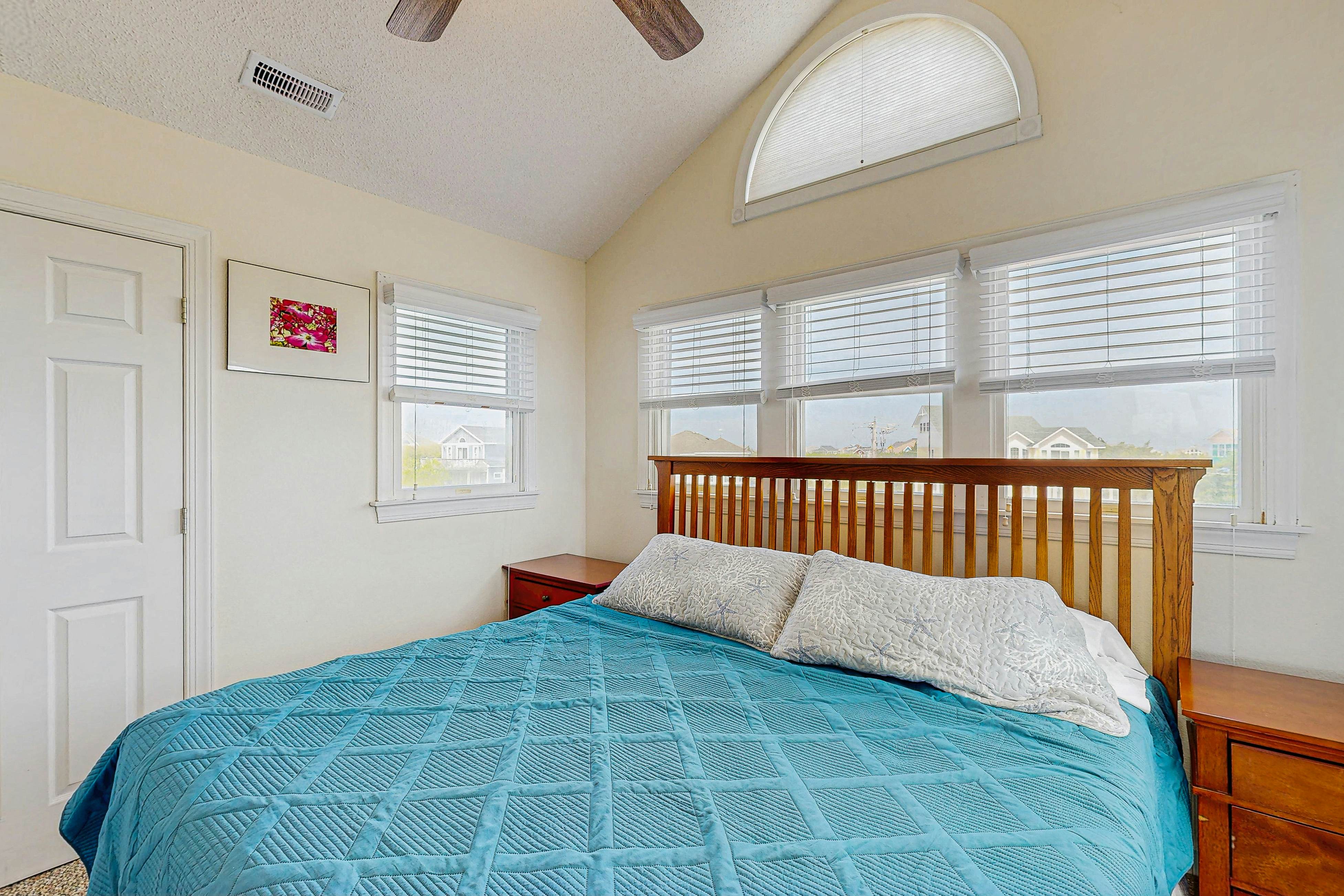 AVWKS121 Time and Tide #1-12