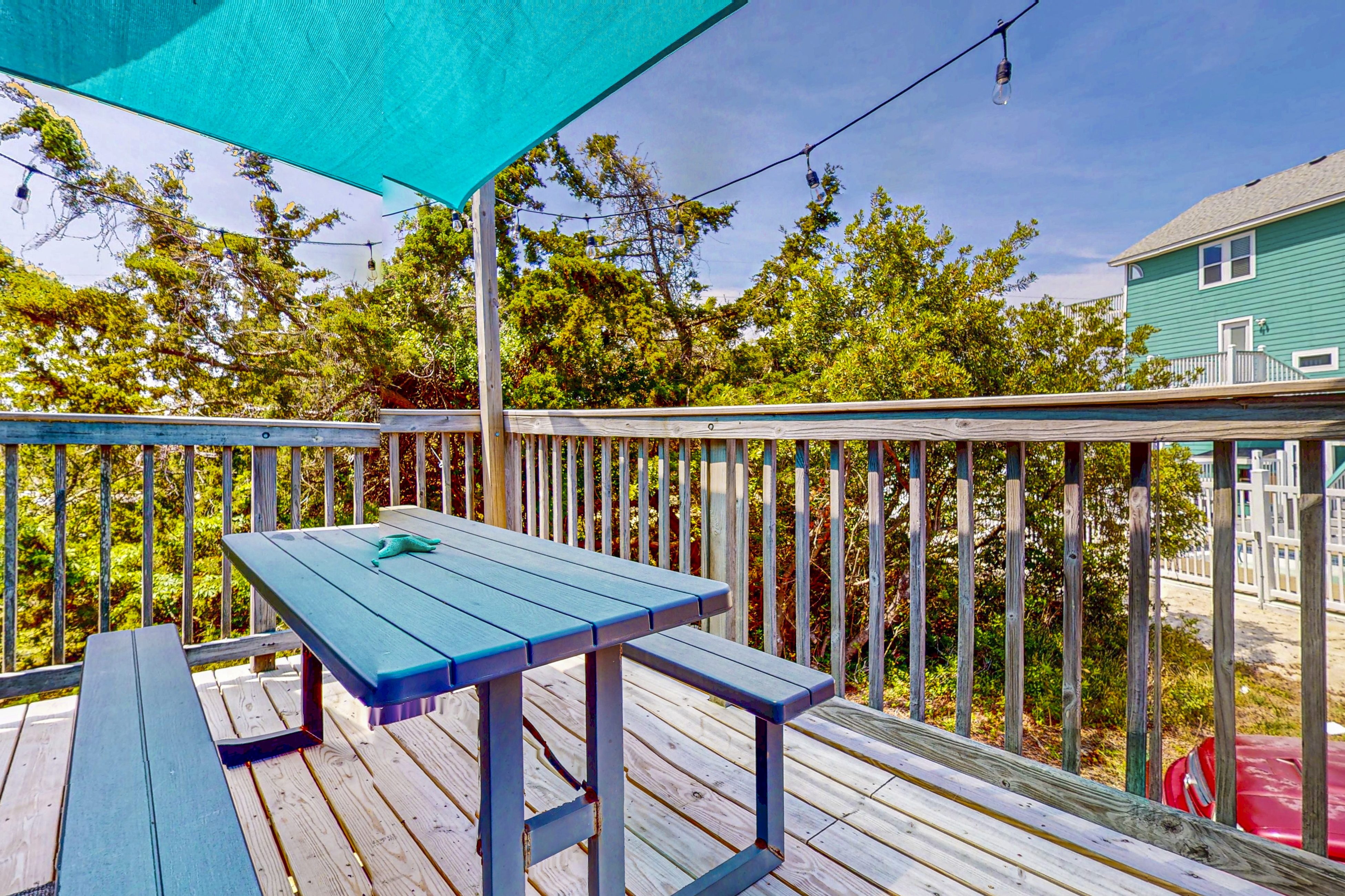 Charming Family Getaway in Salvo with A/C, Full Kitchen, and Gas Grill