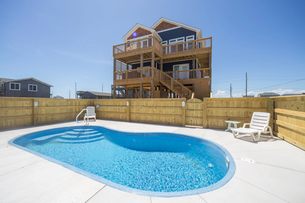 RO120 The Knotty Whale