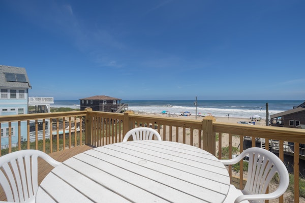Dog-friendly, idyllic beachfront house with private pool, hot tub, AC, & deck
