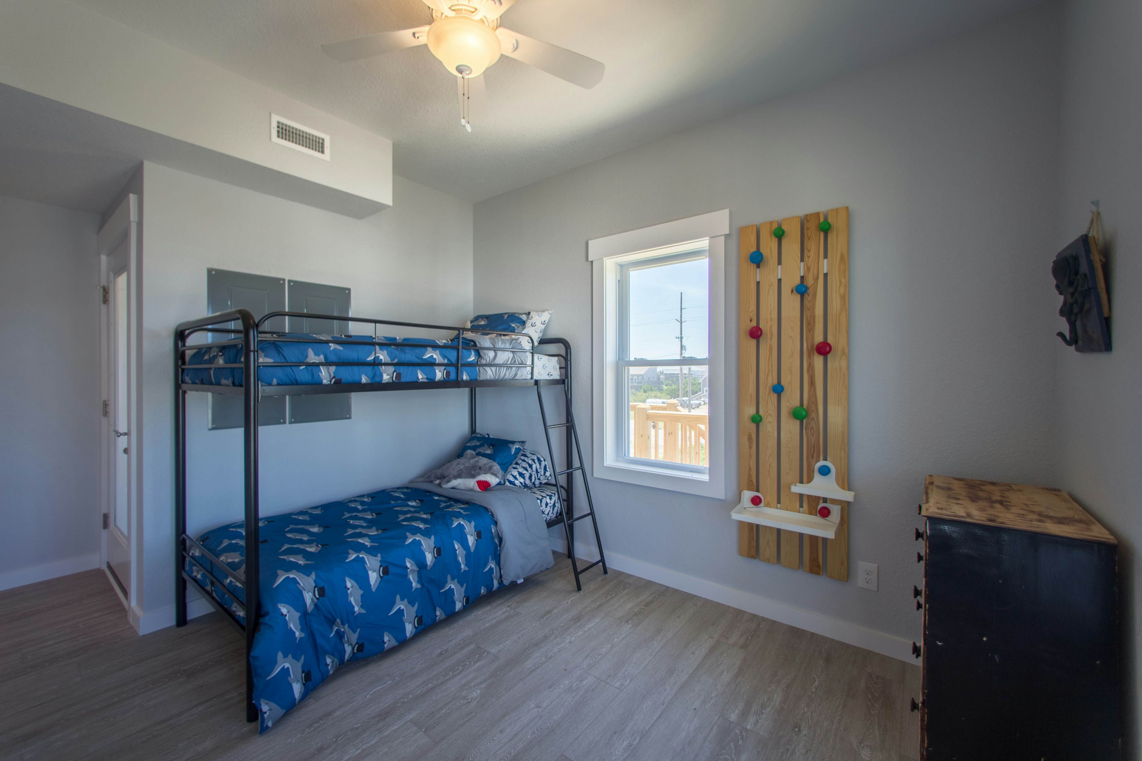 RO120 The Knotty Whale