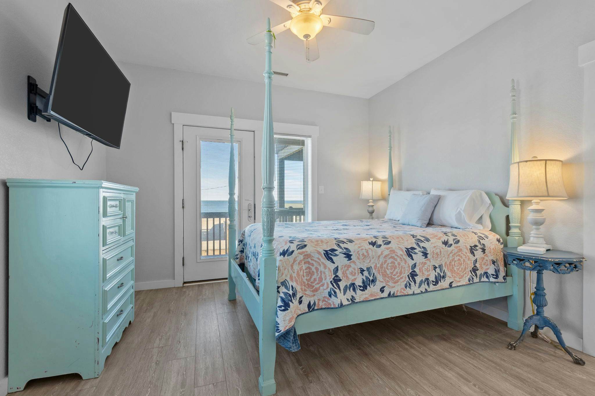 RO120 The Knotty Whale