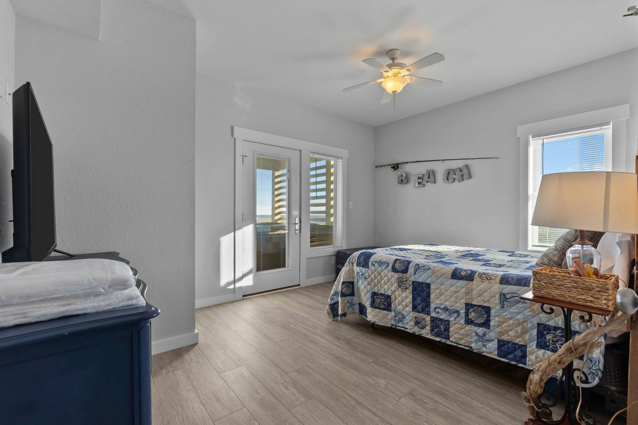 RO120 The Knotty Whale