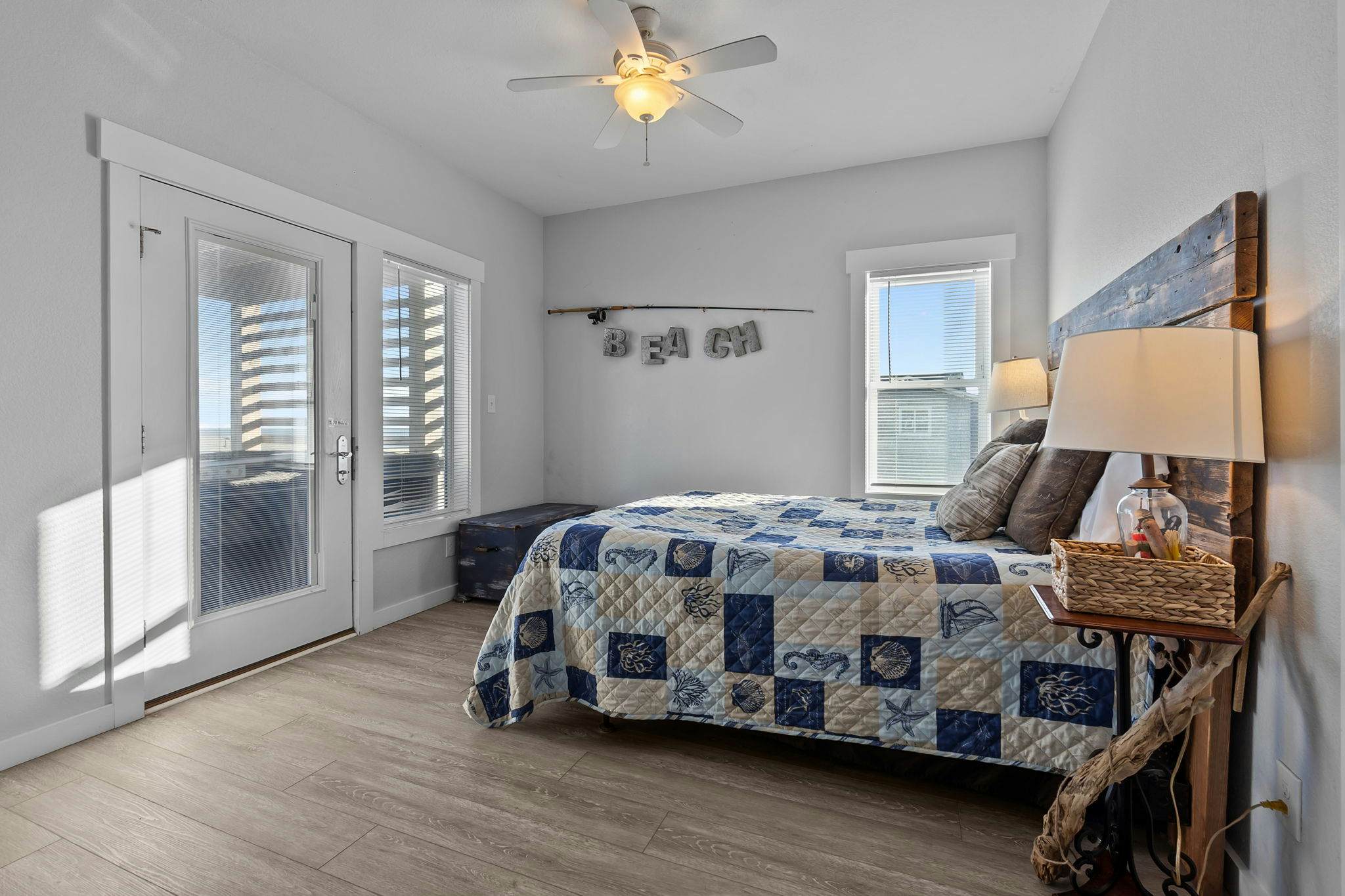 RO120 The Knotty Whale