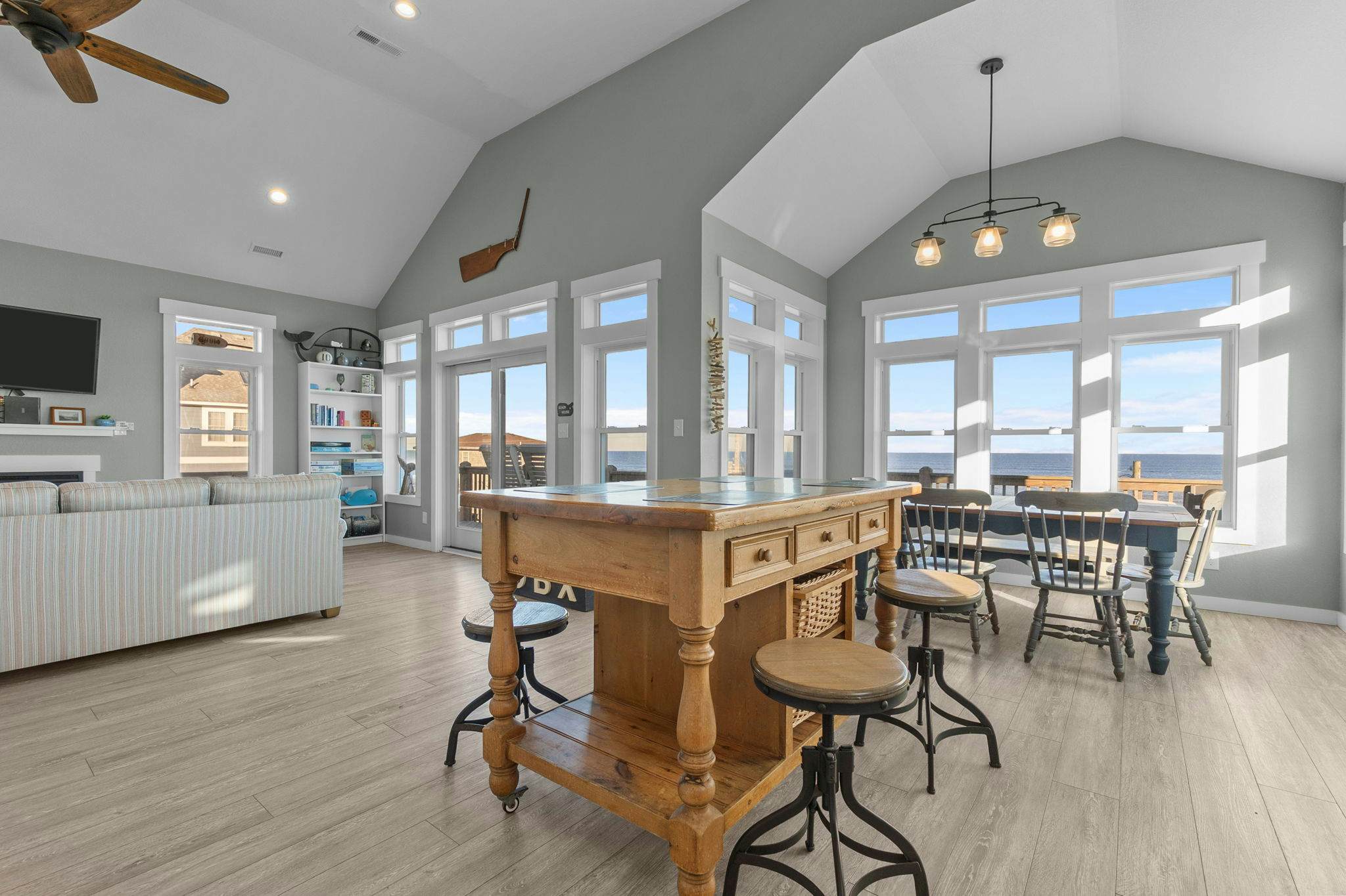 RO120 The Knotty Whale