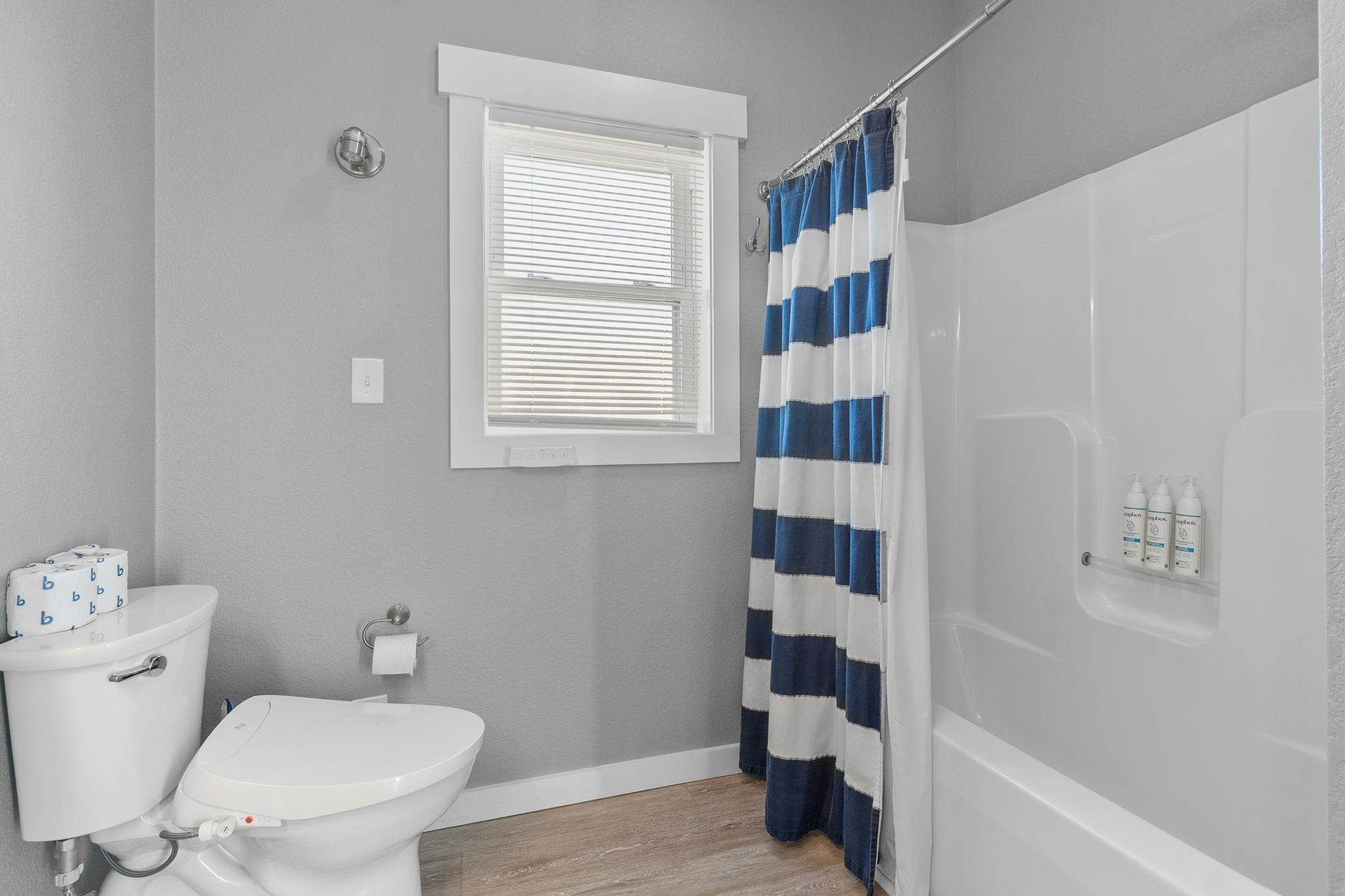 RO120 The Knotty Whale