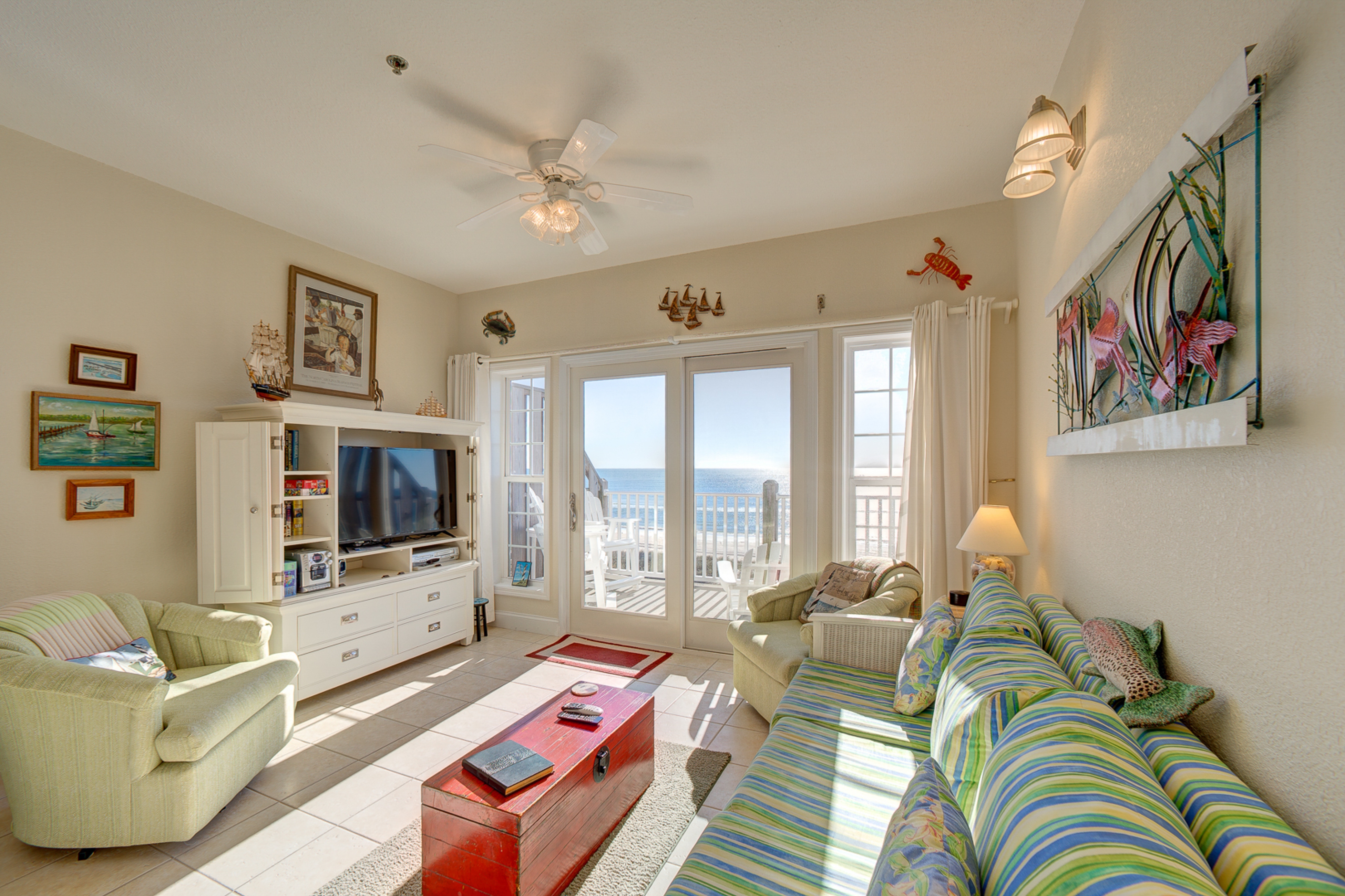 Wonderful home in beachfront complex with pool & hot tub, central AC & deck