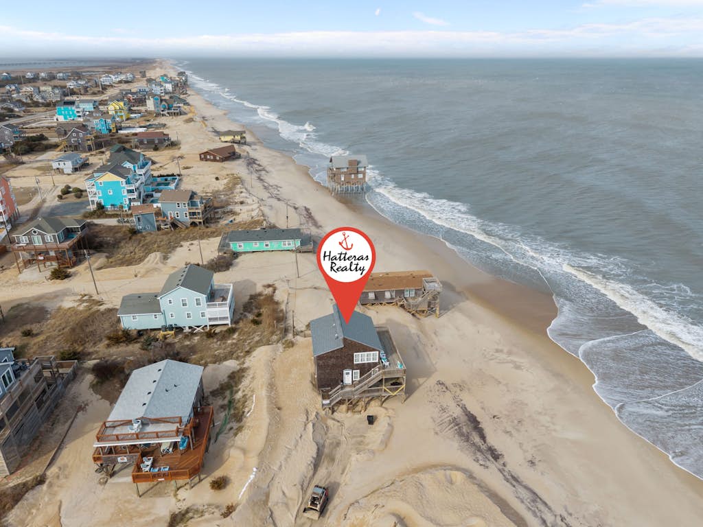 Dog-friendly oceanfront home with large deck, high-speed WiFi, washer/dryer & AC