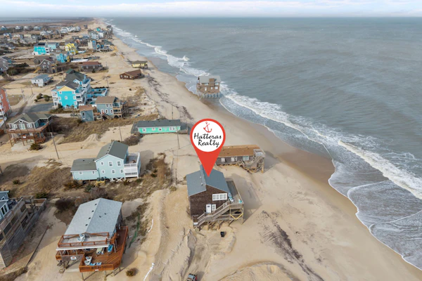 Dog-friendly oceanfront home with large deck, high-speed WiFi, washer/dryer & AC