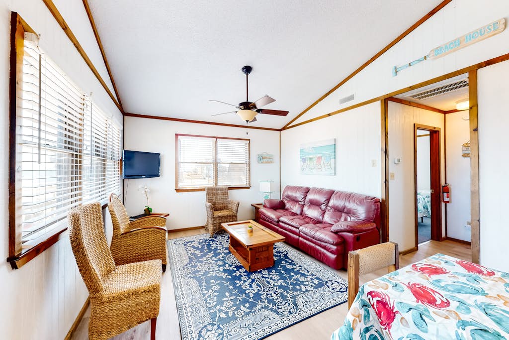 Oceanfront, Dog-Friendly House w/ Free WiFi, Ocean View, & Shared Pool