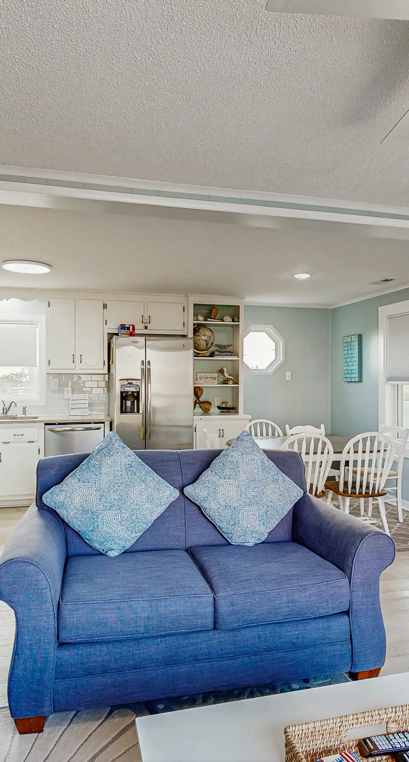 RO25 The Shore Shack