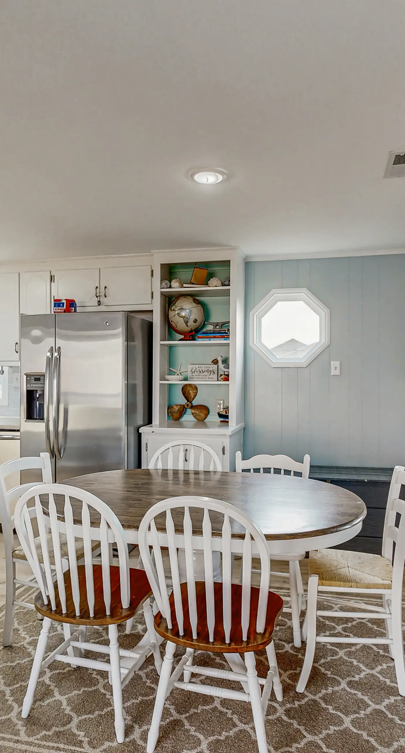 RO25 The Shore Shack