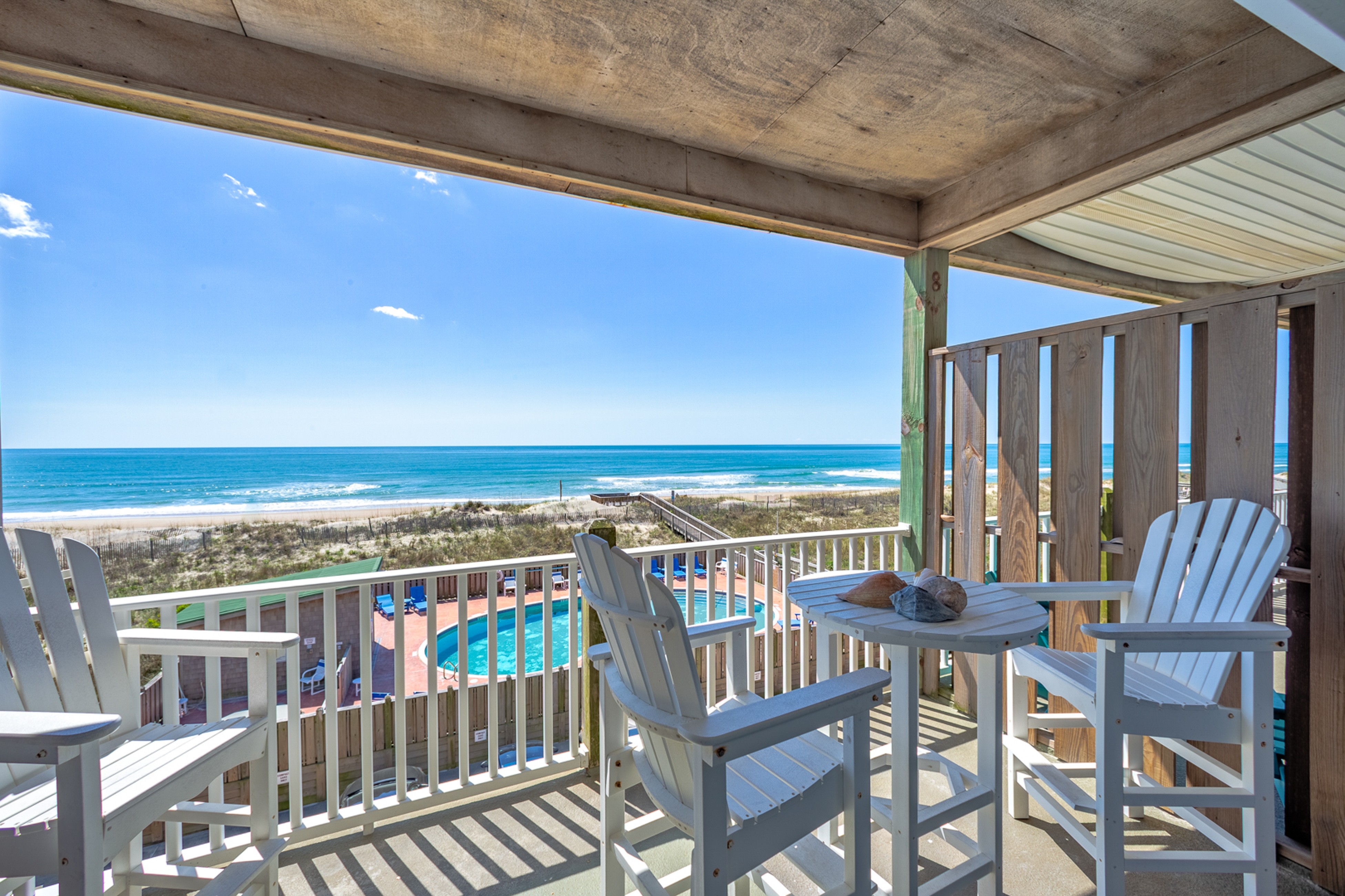 Lovely home in oceanfront location with central AC, access to pool/hot tub