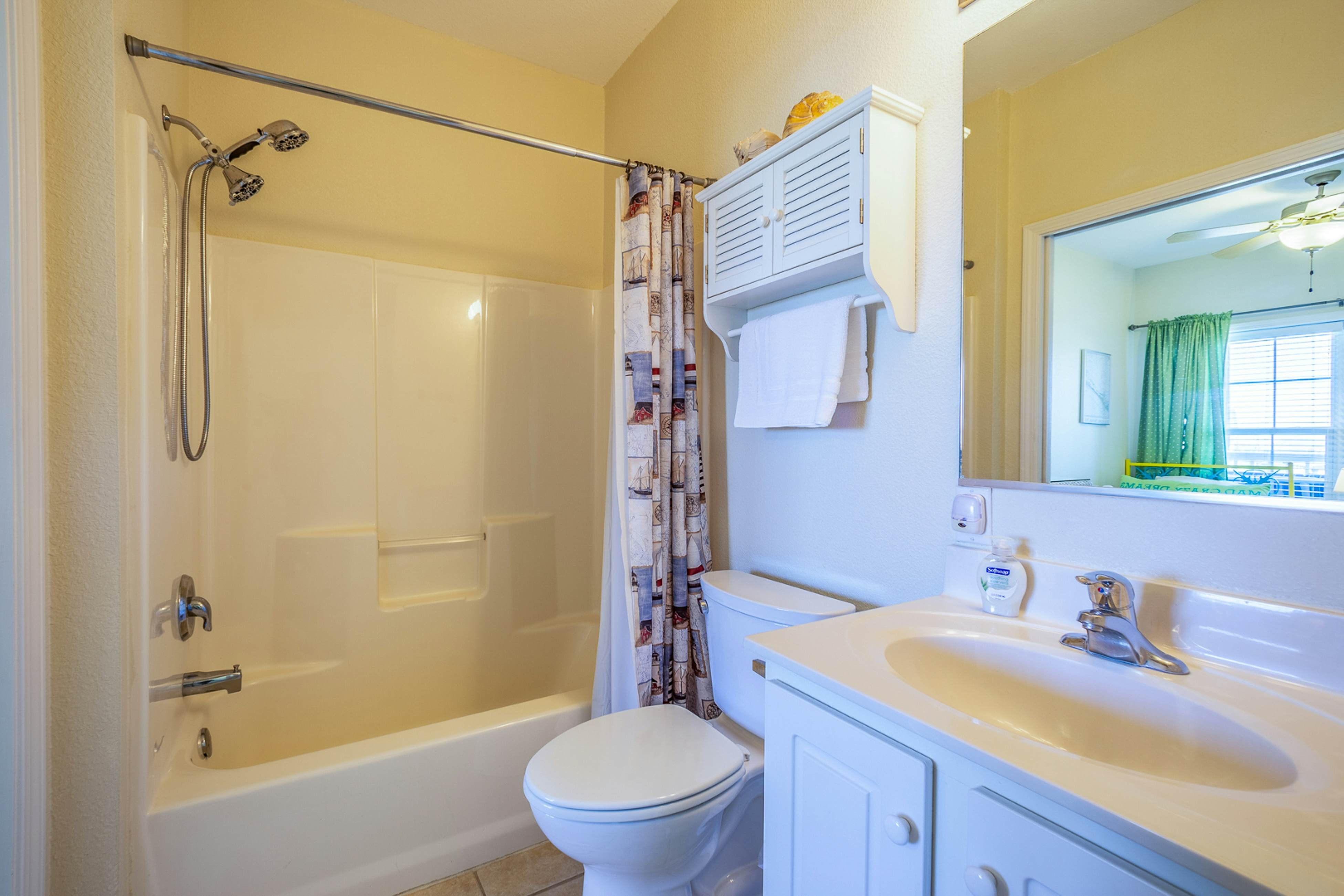 HADS823 Sandalwood Sunrise 823 #205DS-H