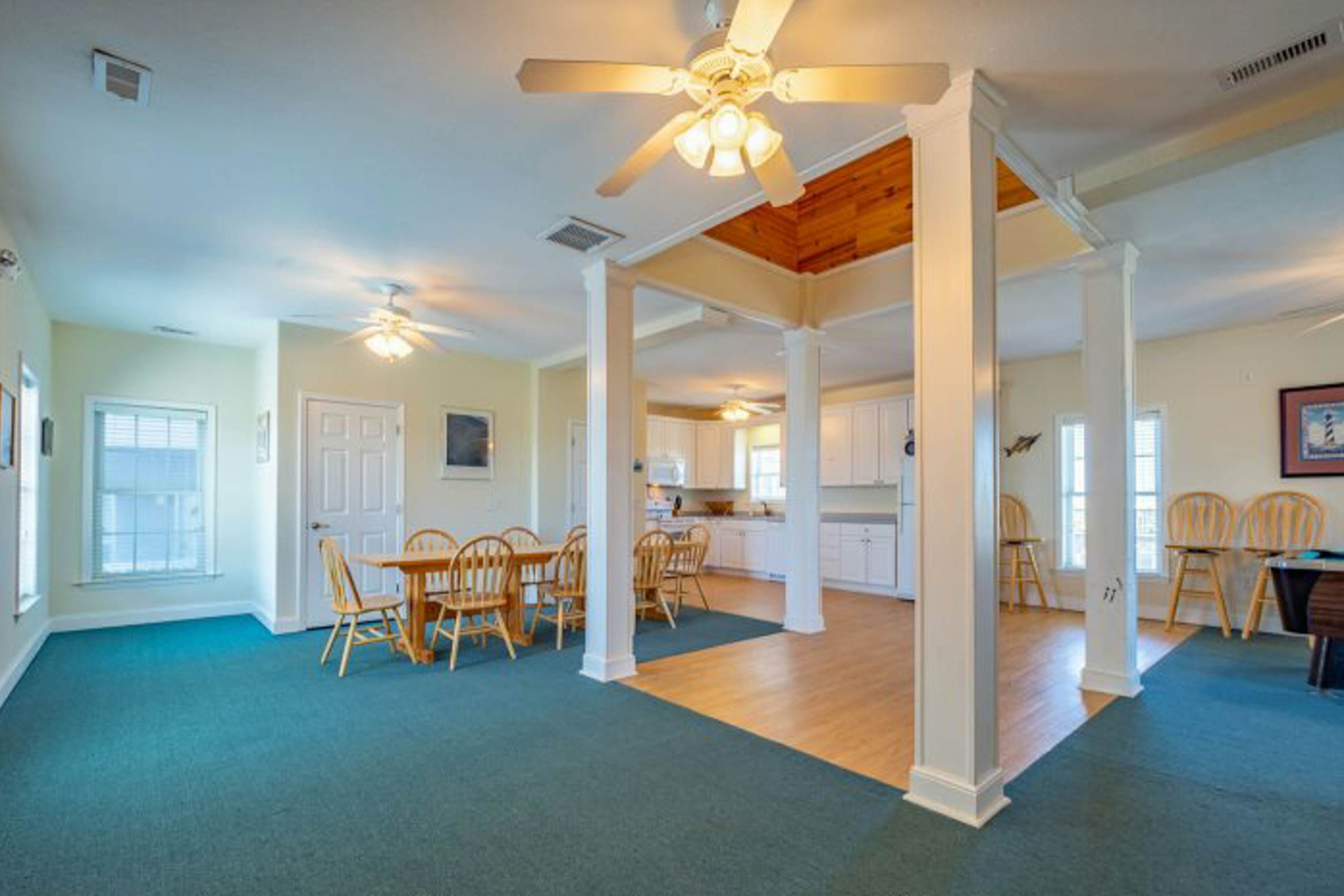 HADS823 Sandalwood Sunrise 823 #205DS-H