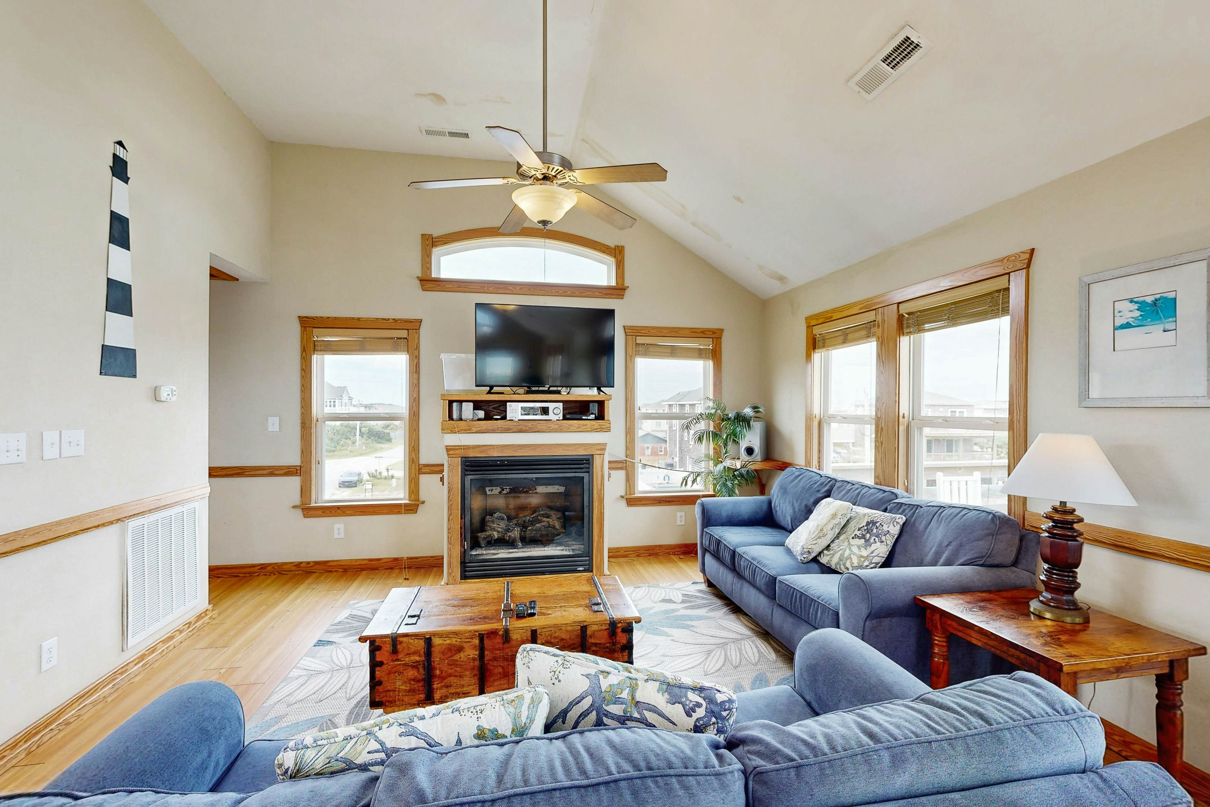 BX460 Hatteras Station