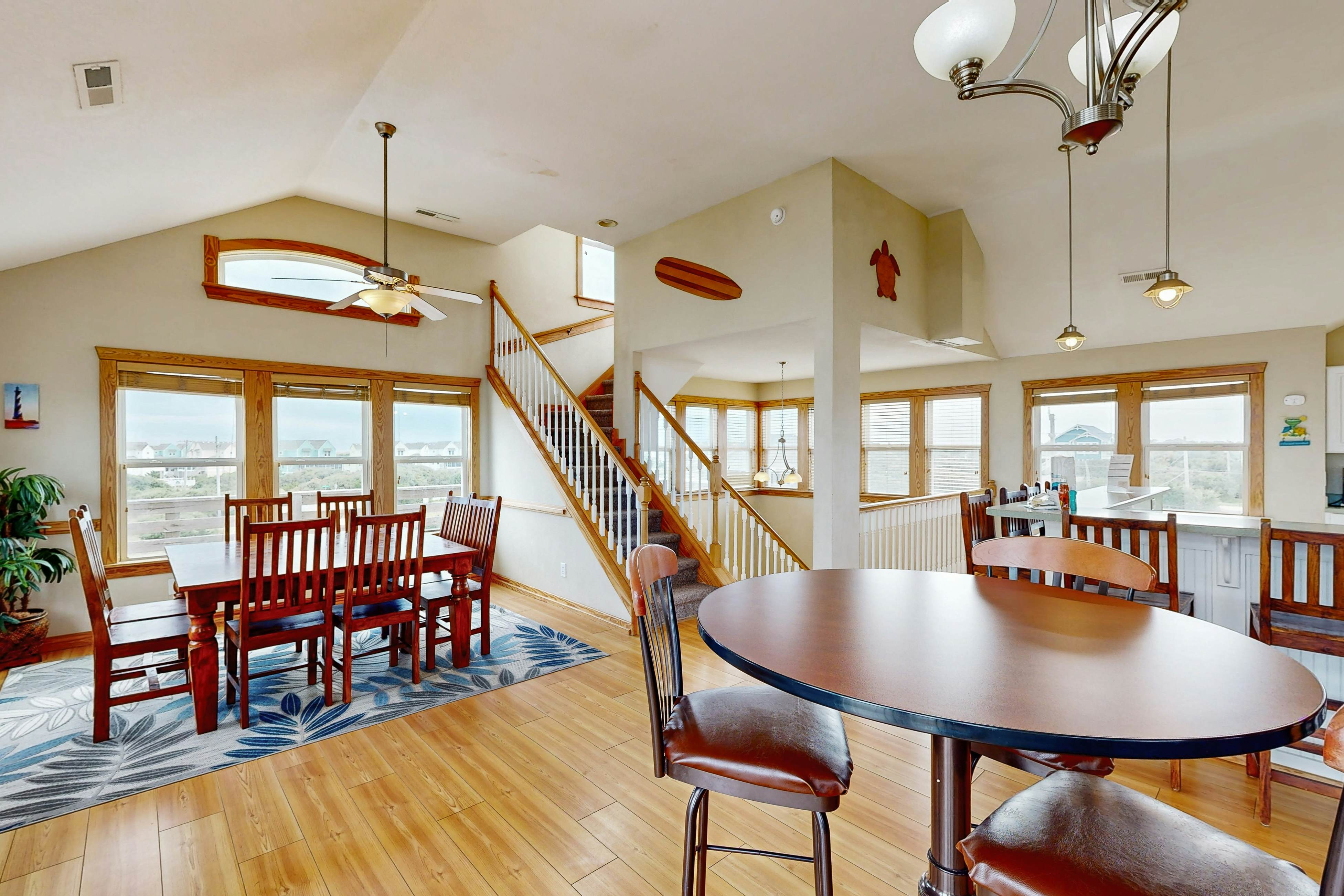 BX460 Hatteras Station