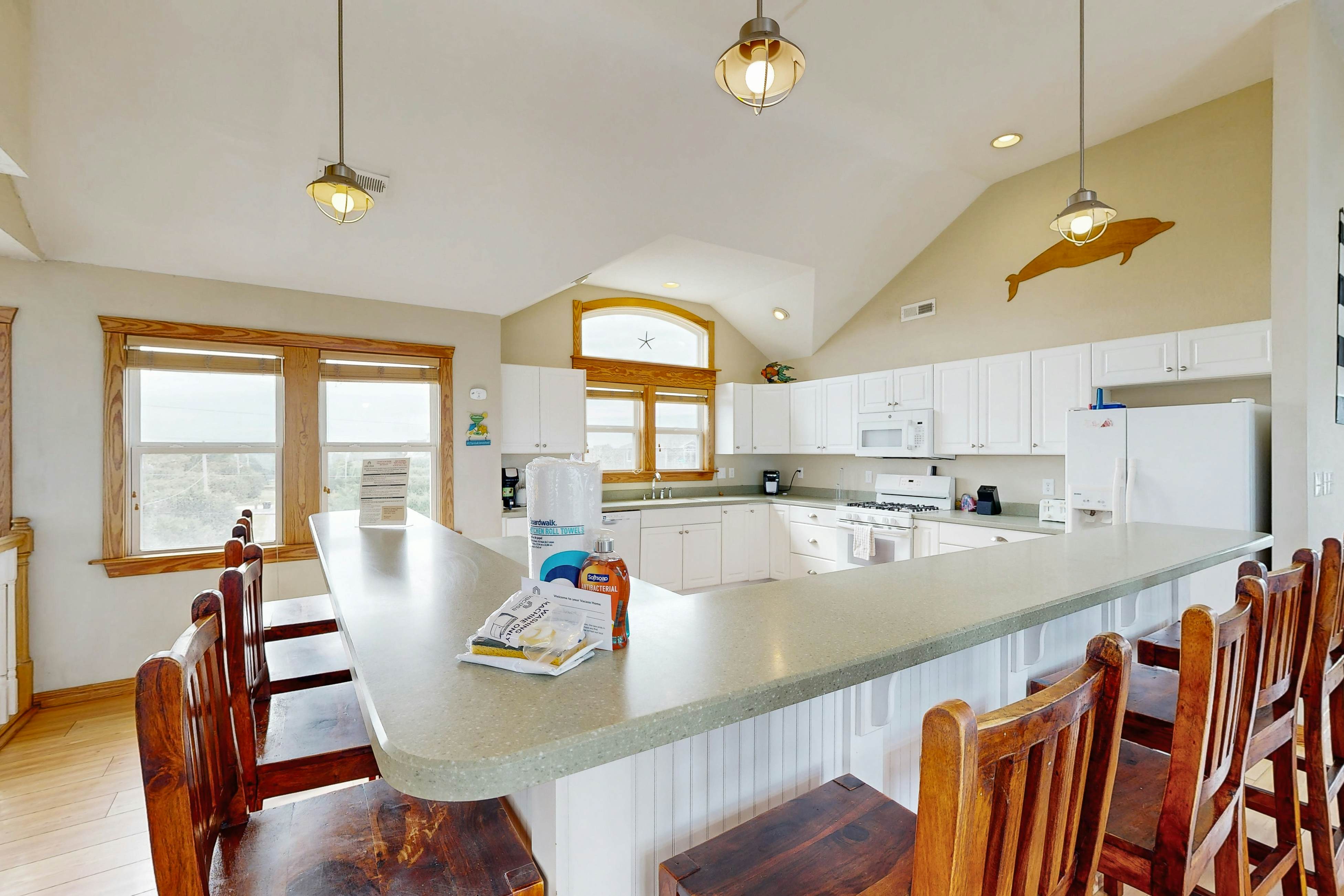 BX460 Hatteras Station