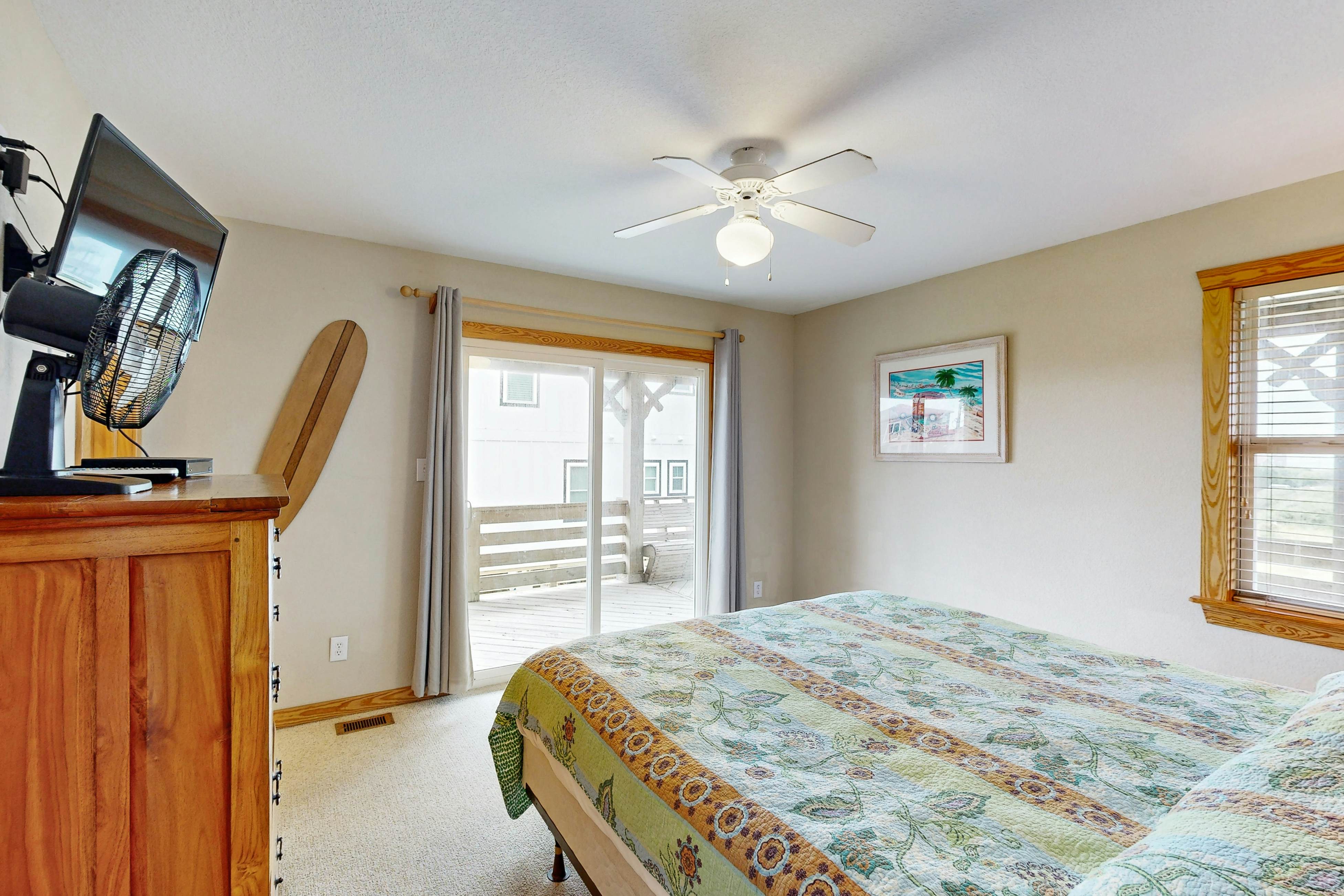 BX460 Hatteras Station