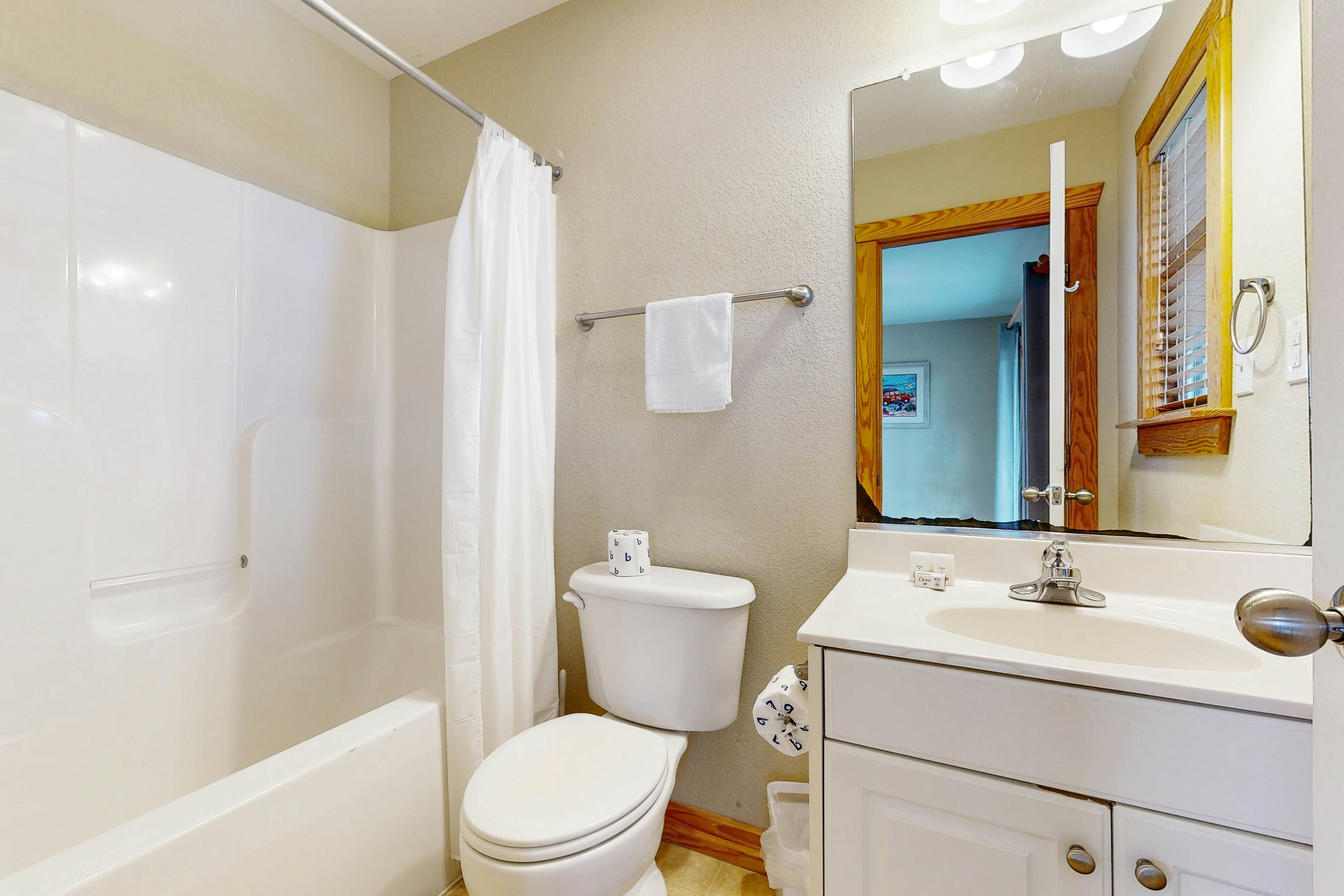 BX460 Hatteras Station