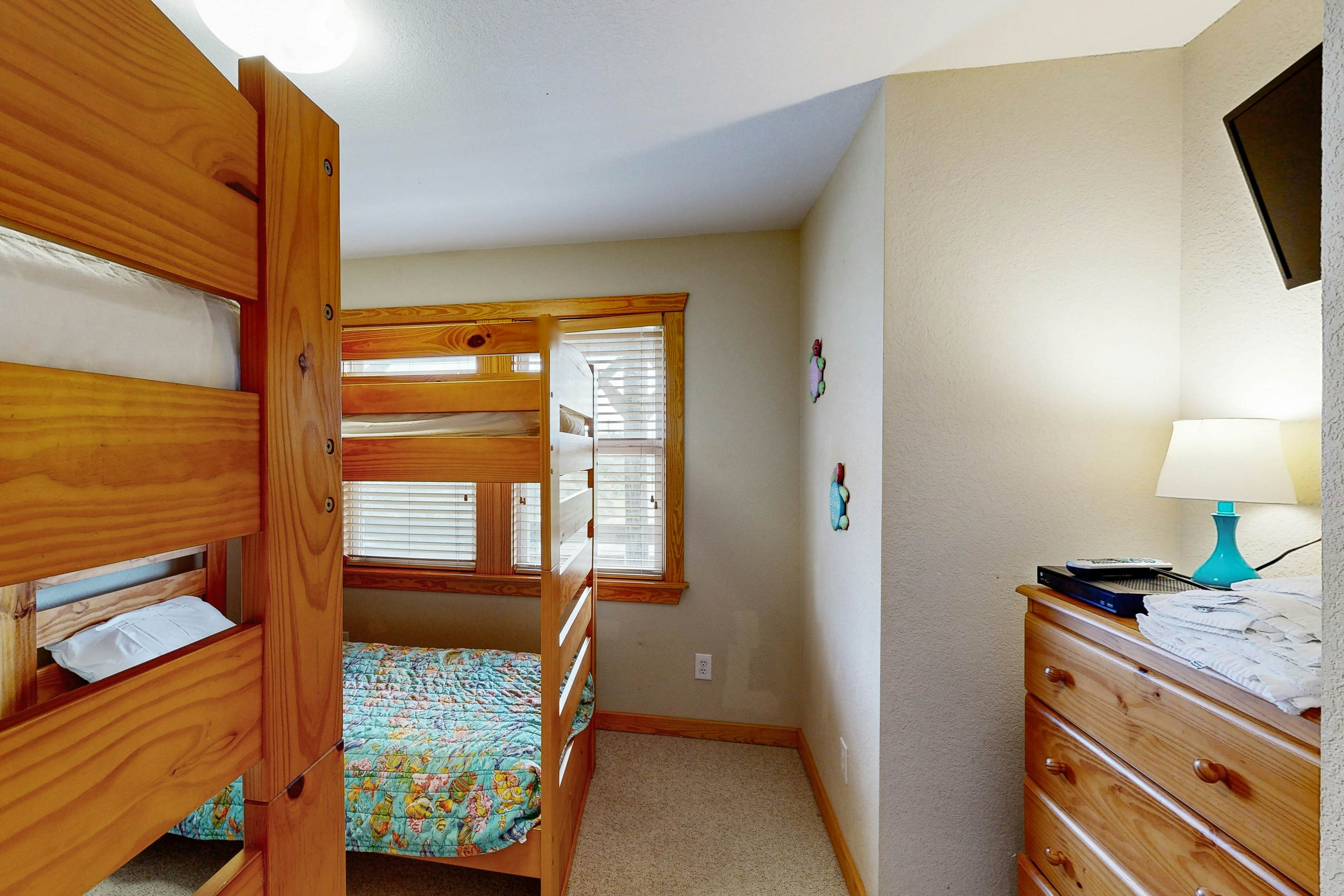 BX460 Hatteras Station