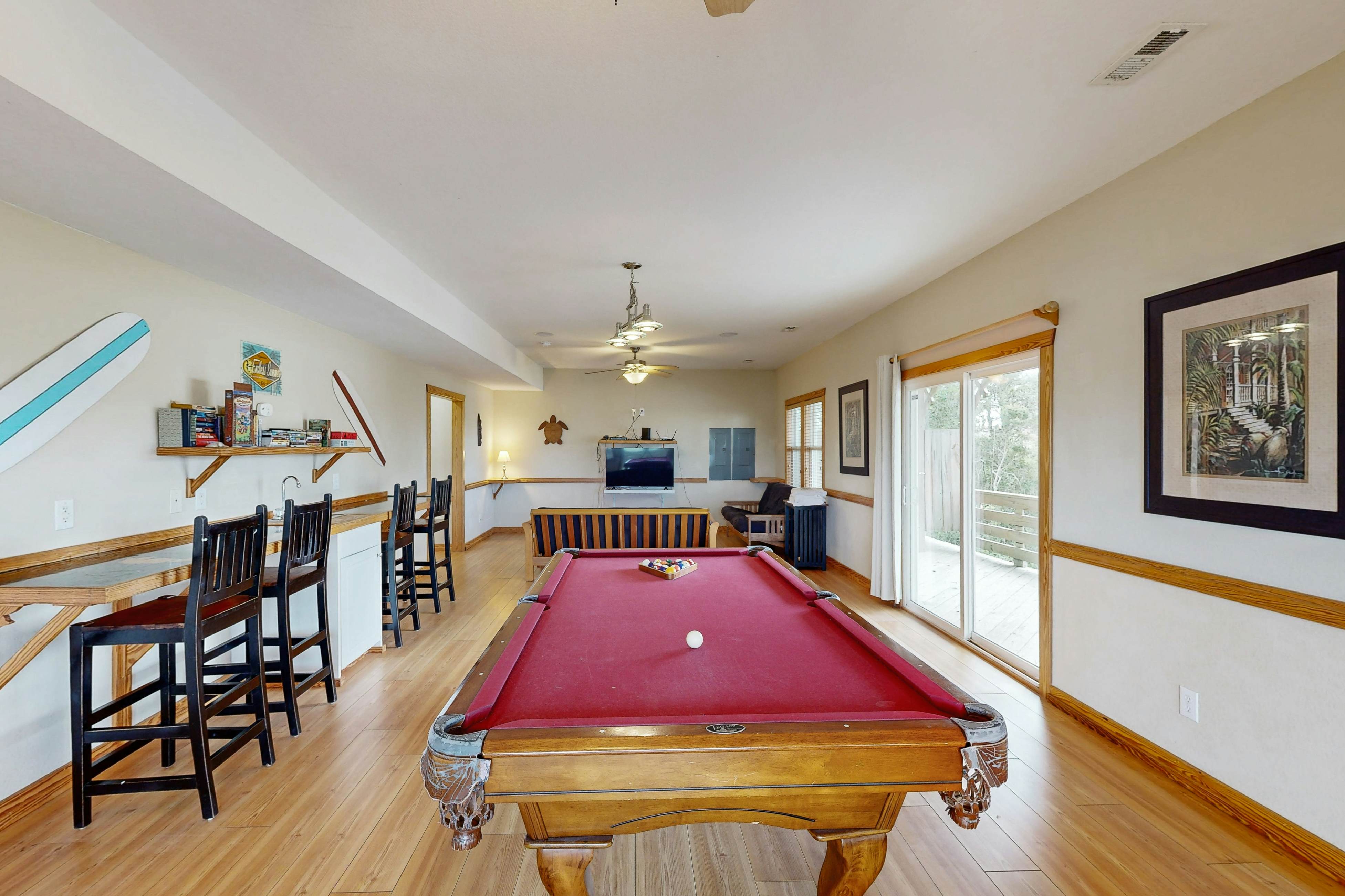 BX460 Hatteras Station