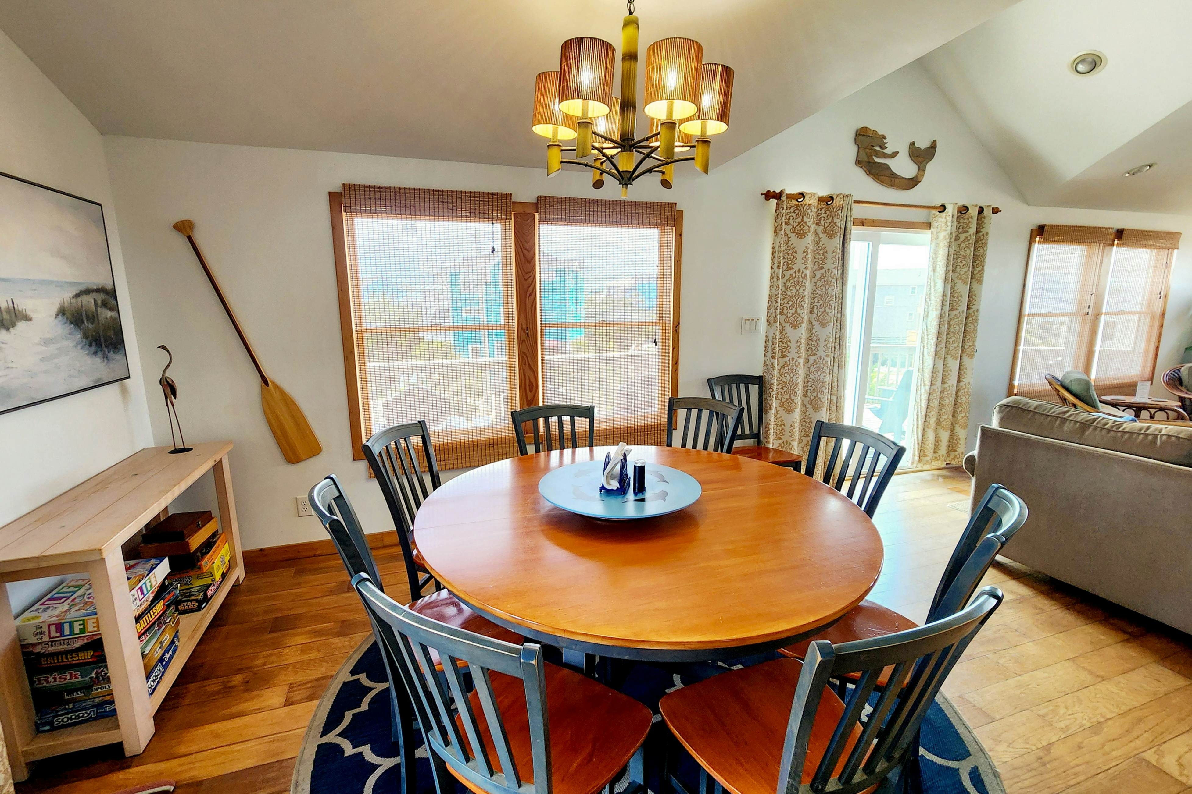 AV106 Dancing Dolphin 106