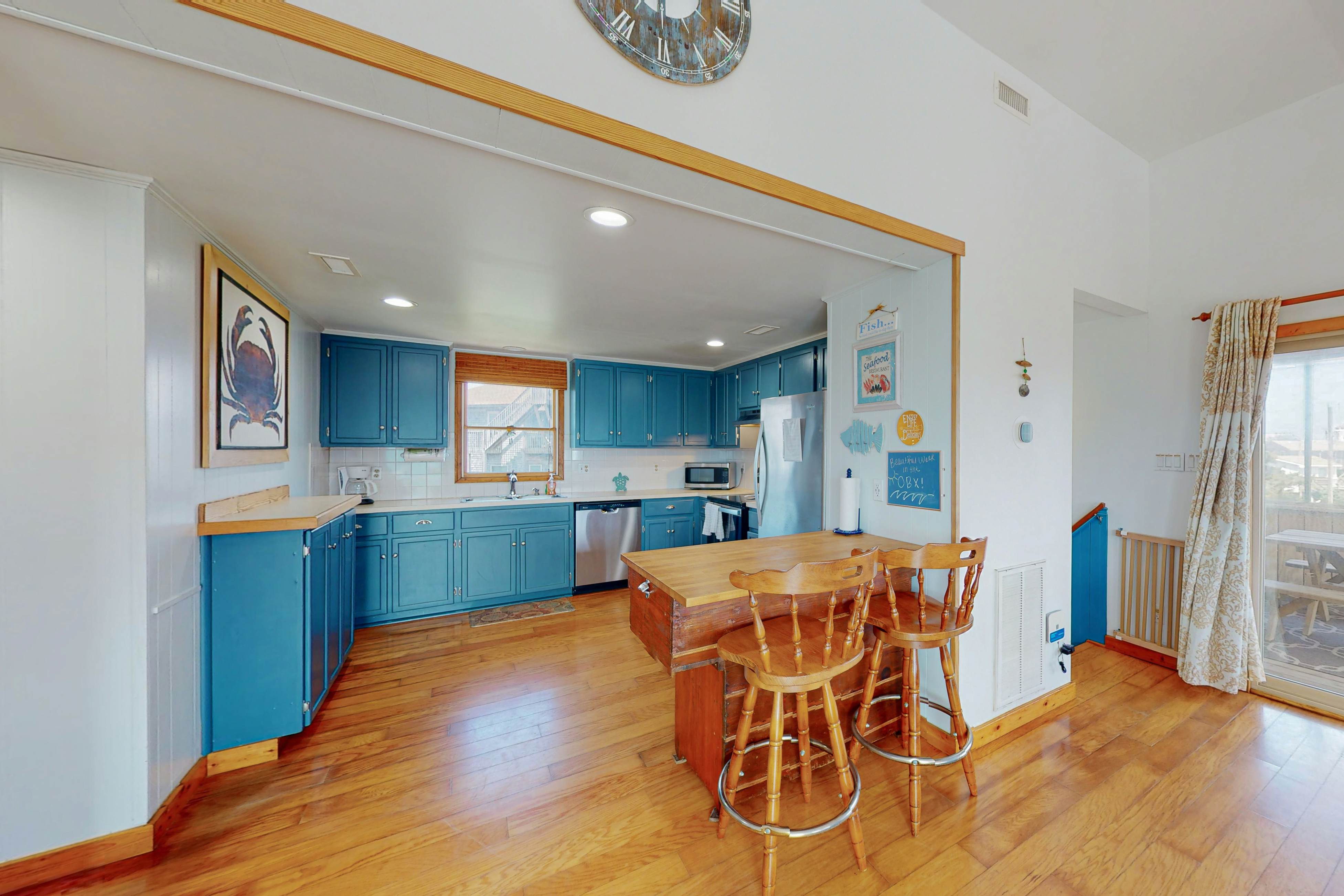 AV106 Dancing Dolphin 106