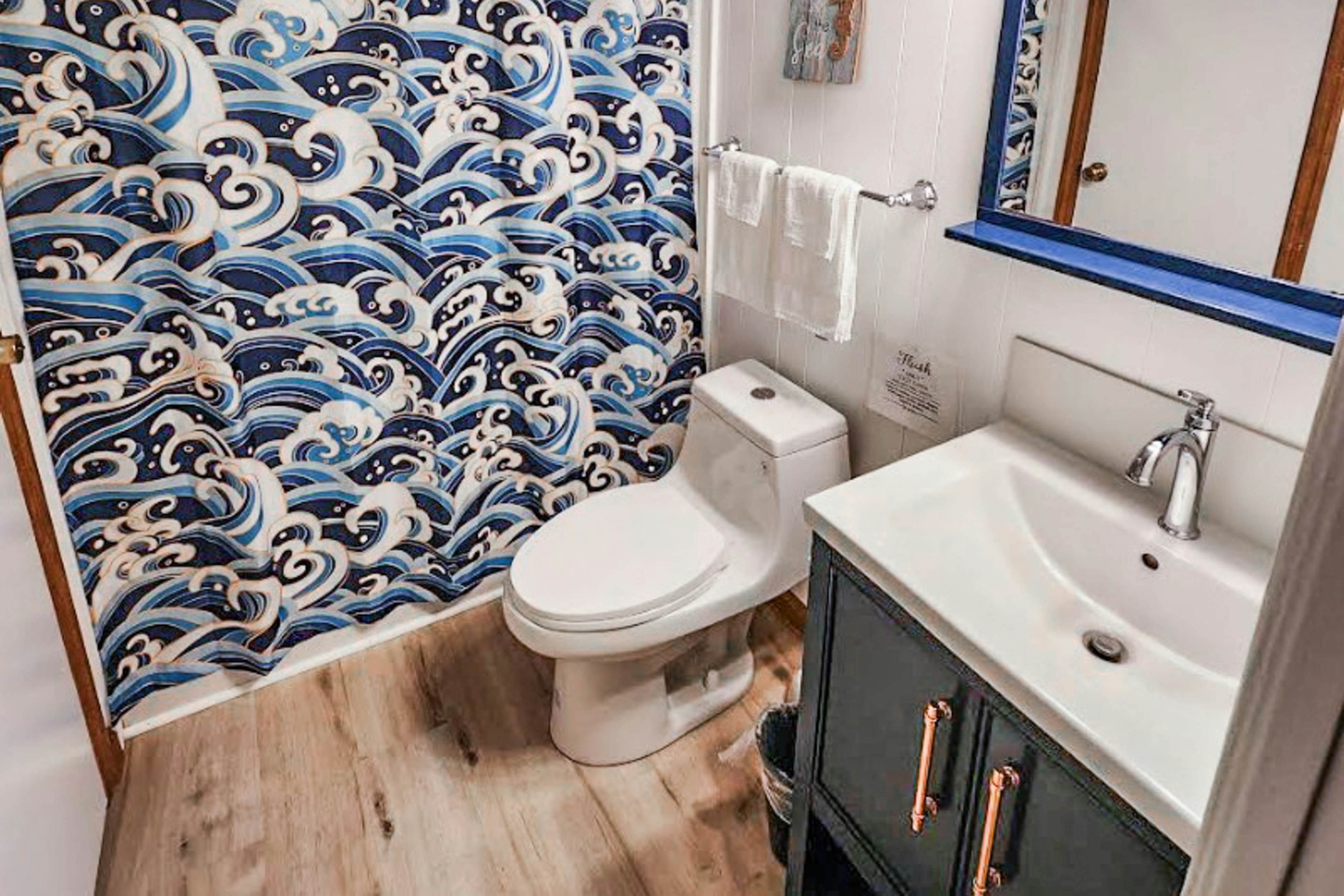 AV106 Dancing Dolphin 106