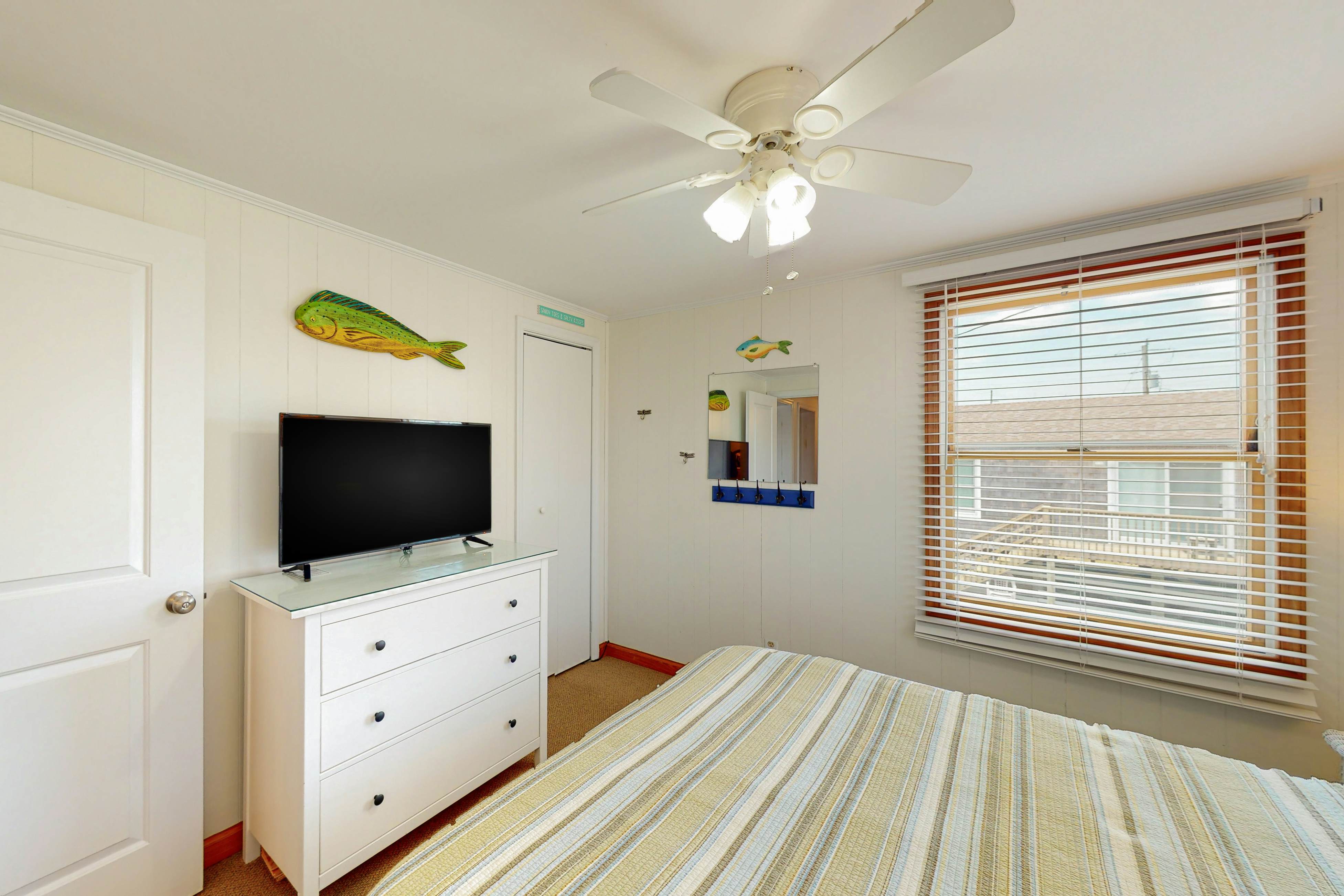 AV106 Dancing Dolphin 106