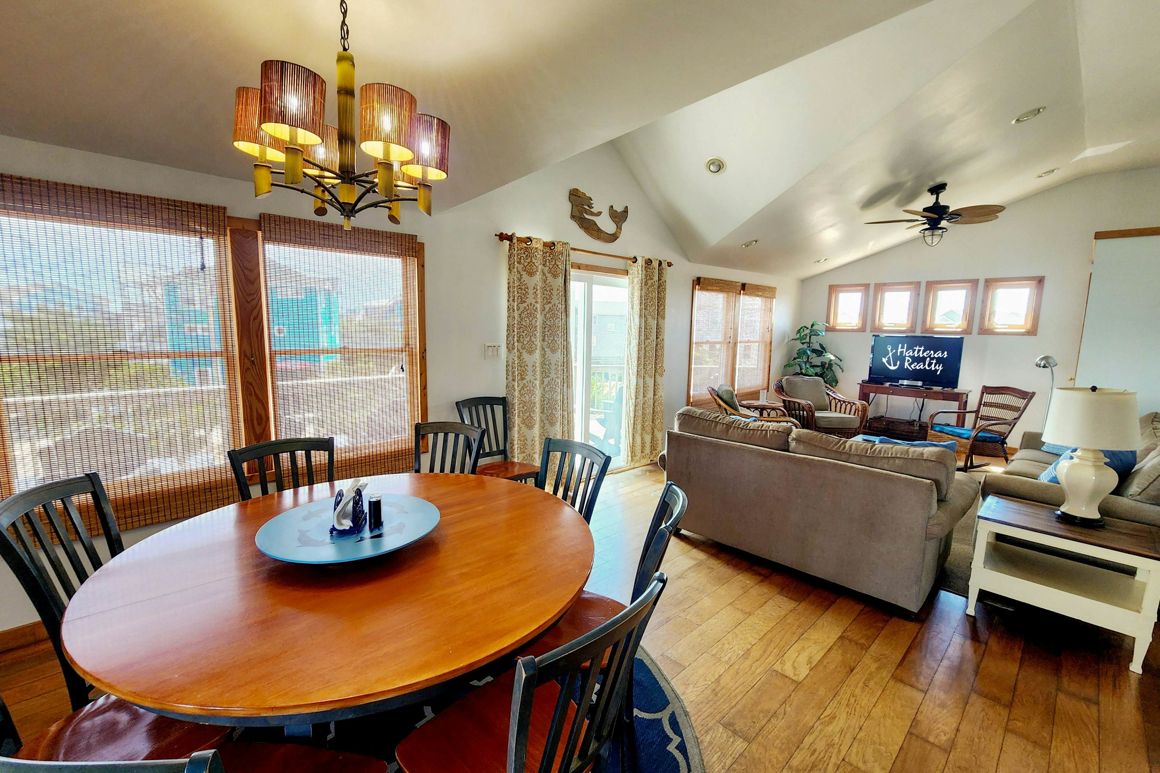 AV106 Dancing Dolphin 106