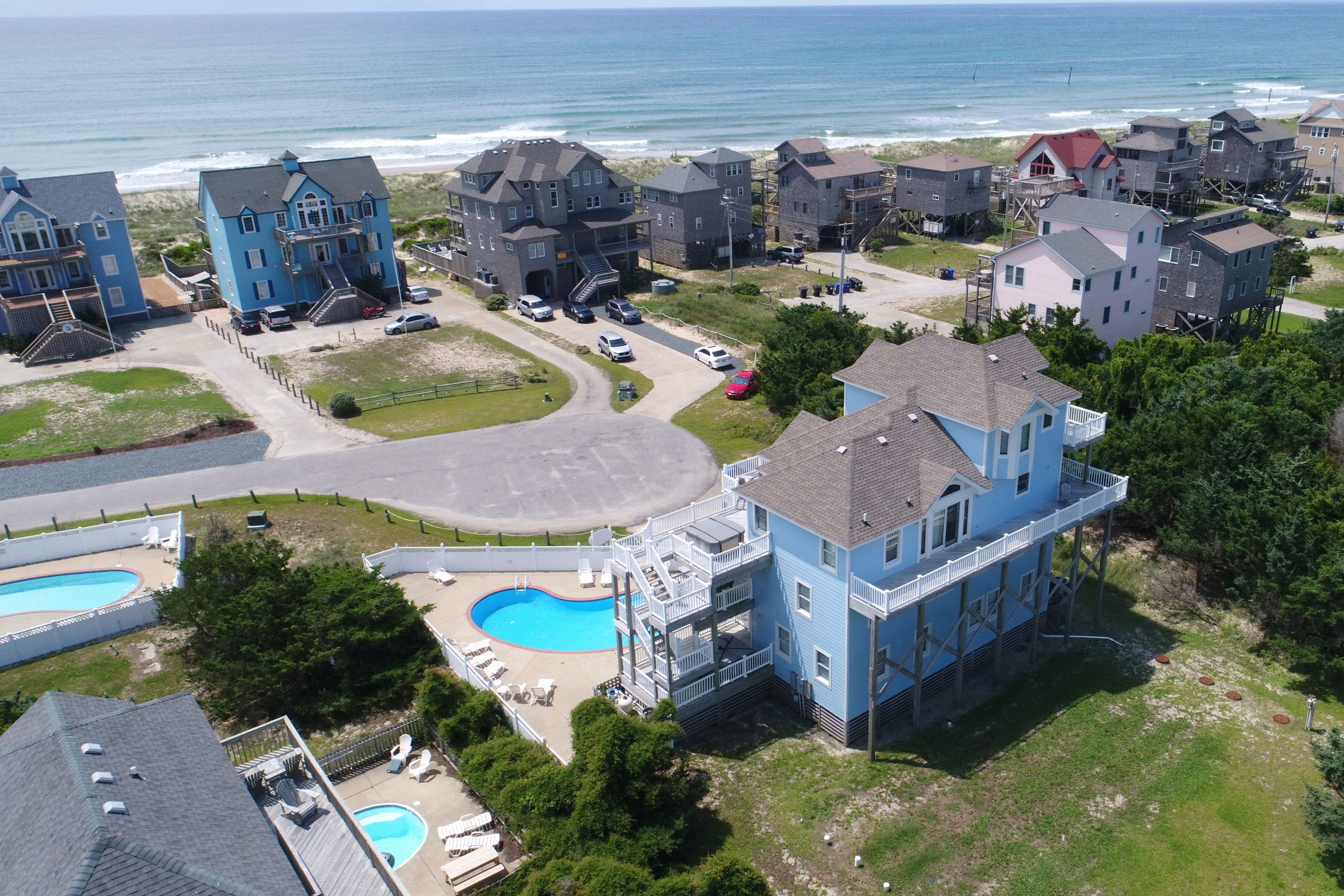 Semi-oceanfront house near beach with private pool, hot tub & AC - dog-friendly