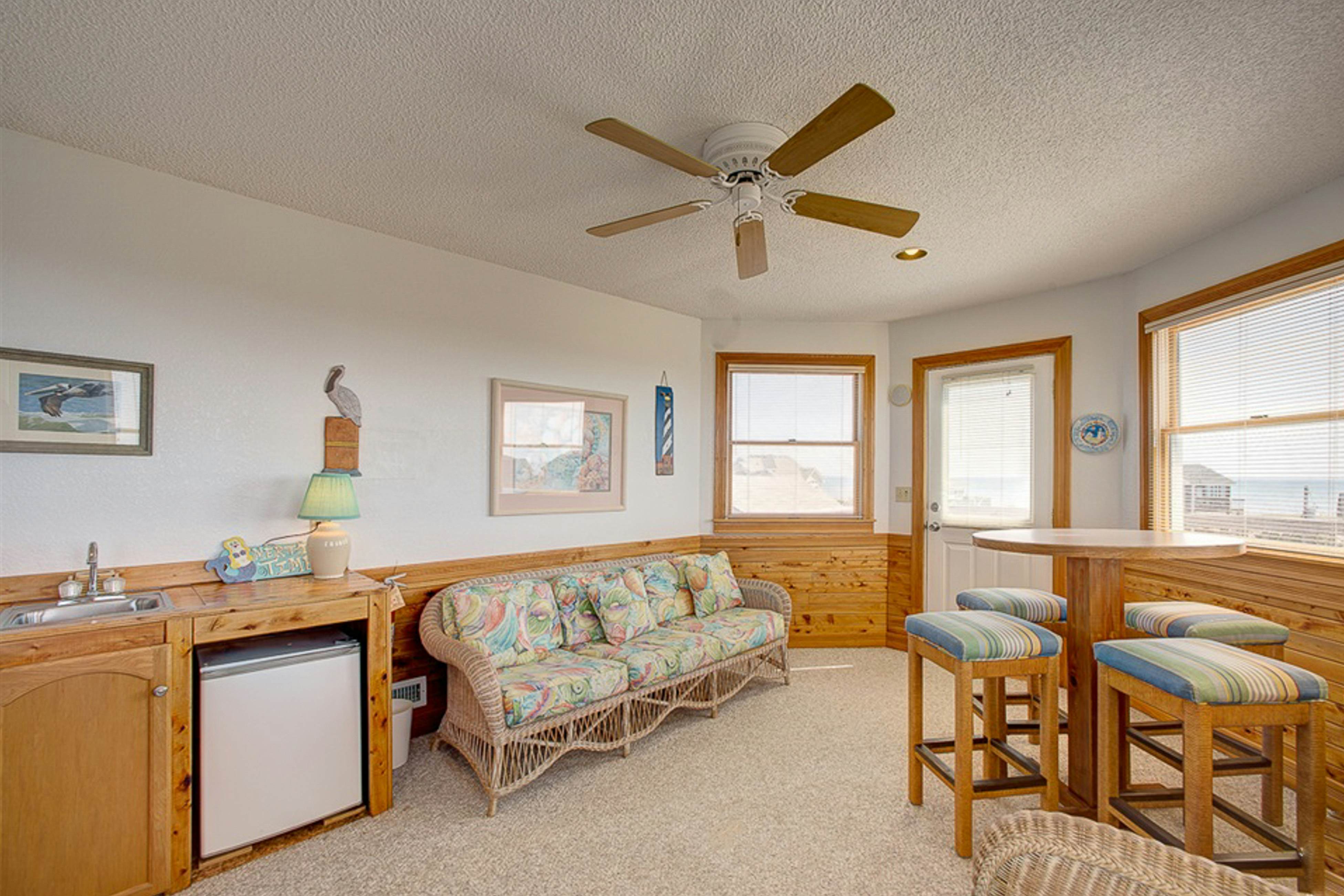 AV319 Pelican Watch 319