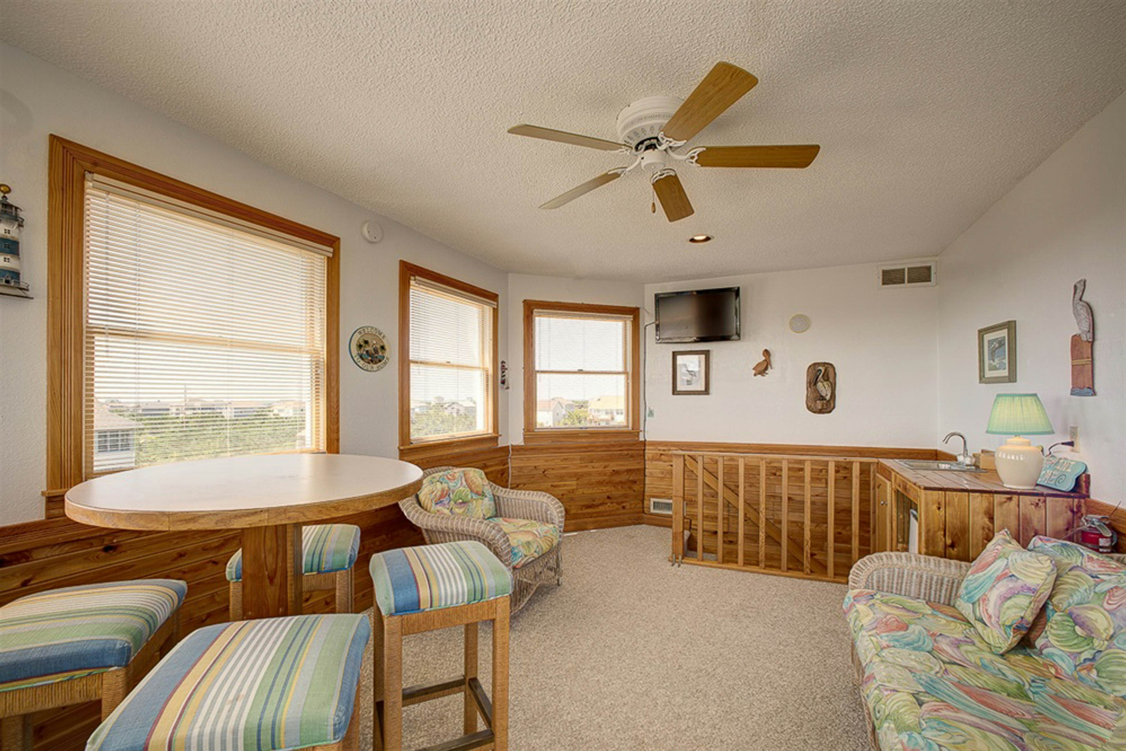 AV319 Pelican Watch 319