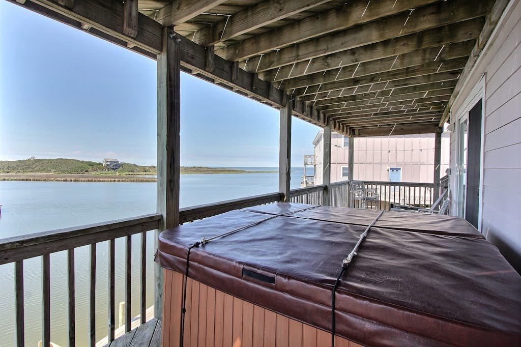 Sail Inn: Waterfront, Dog-Friendly, Private Hot Tub