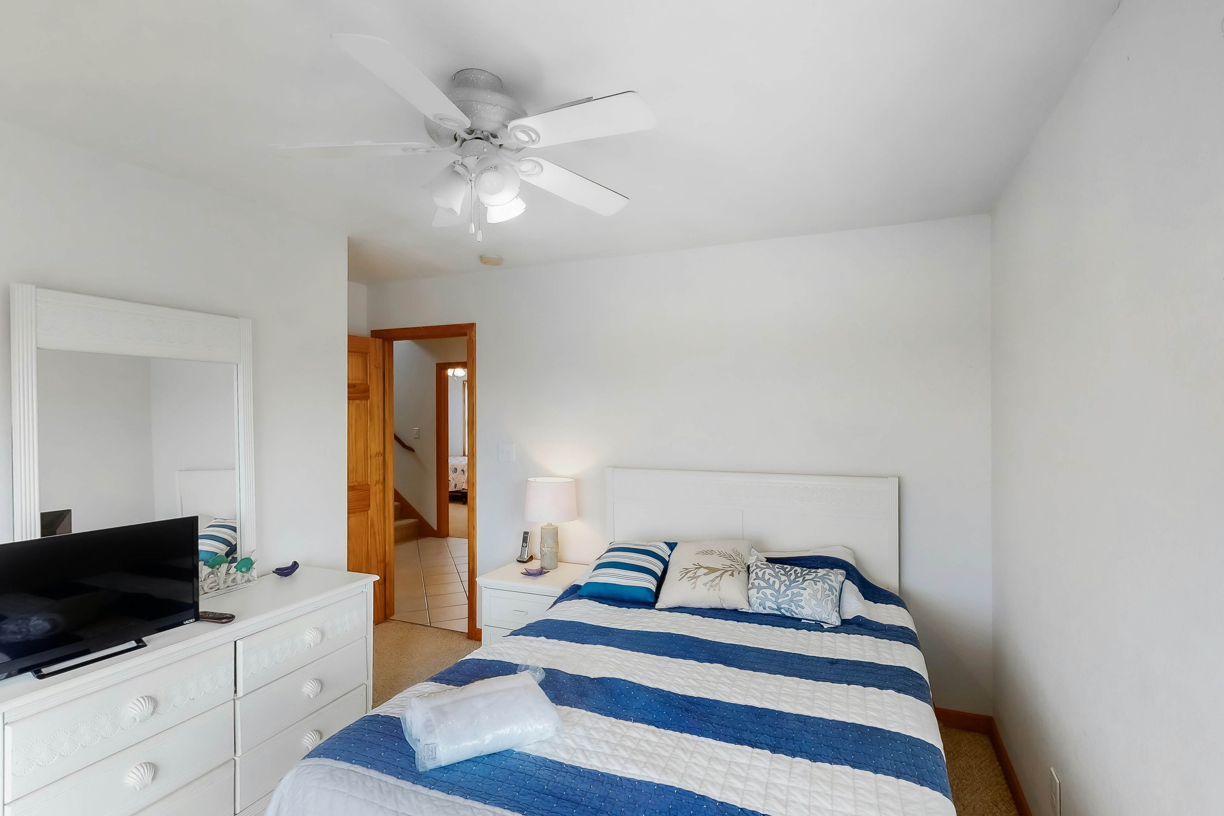 AVHC144 Sail Inn #144HC