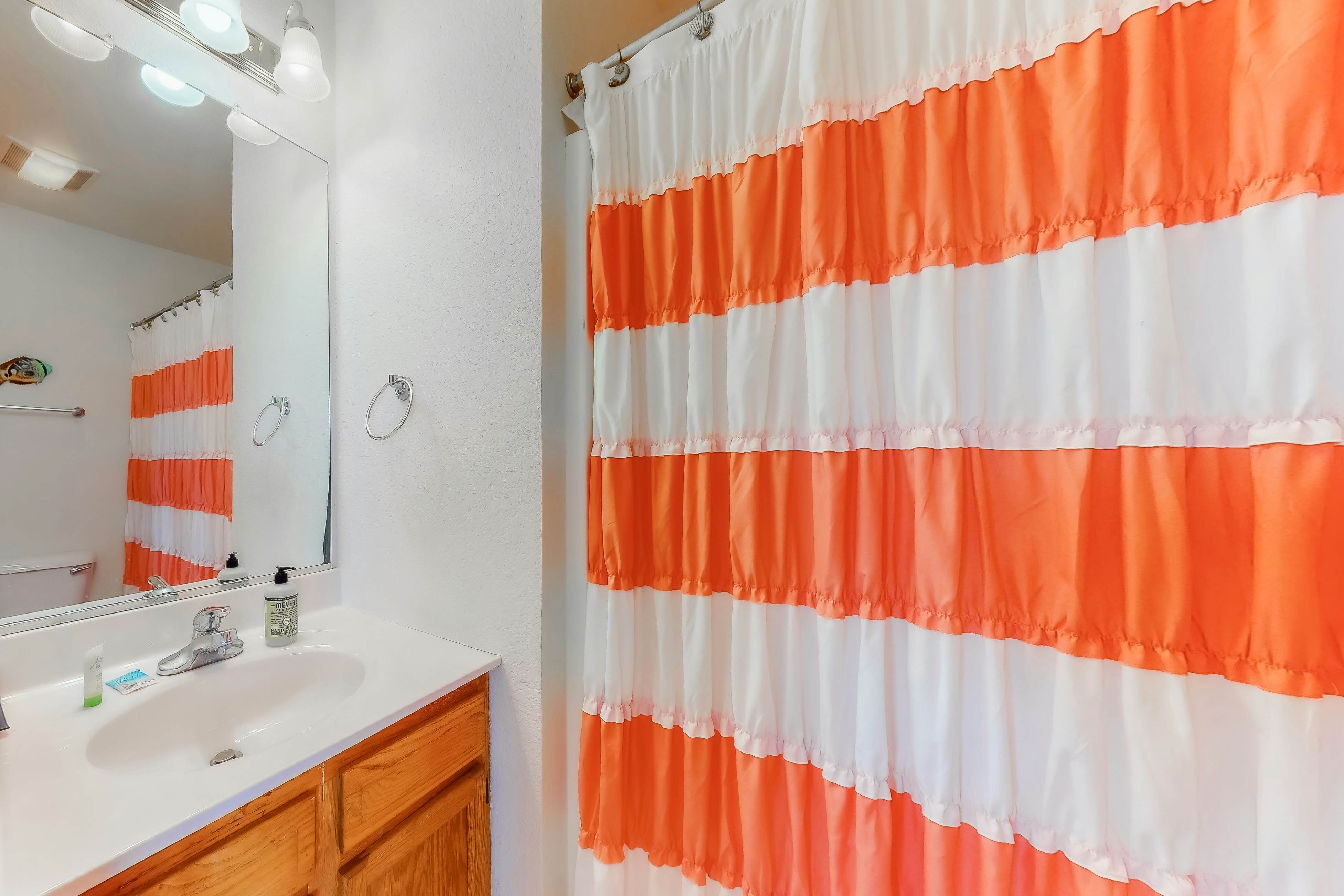 AVHC144 Sail Inn #144HC