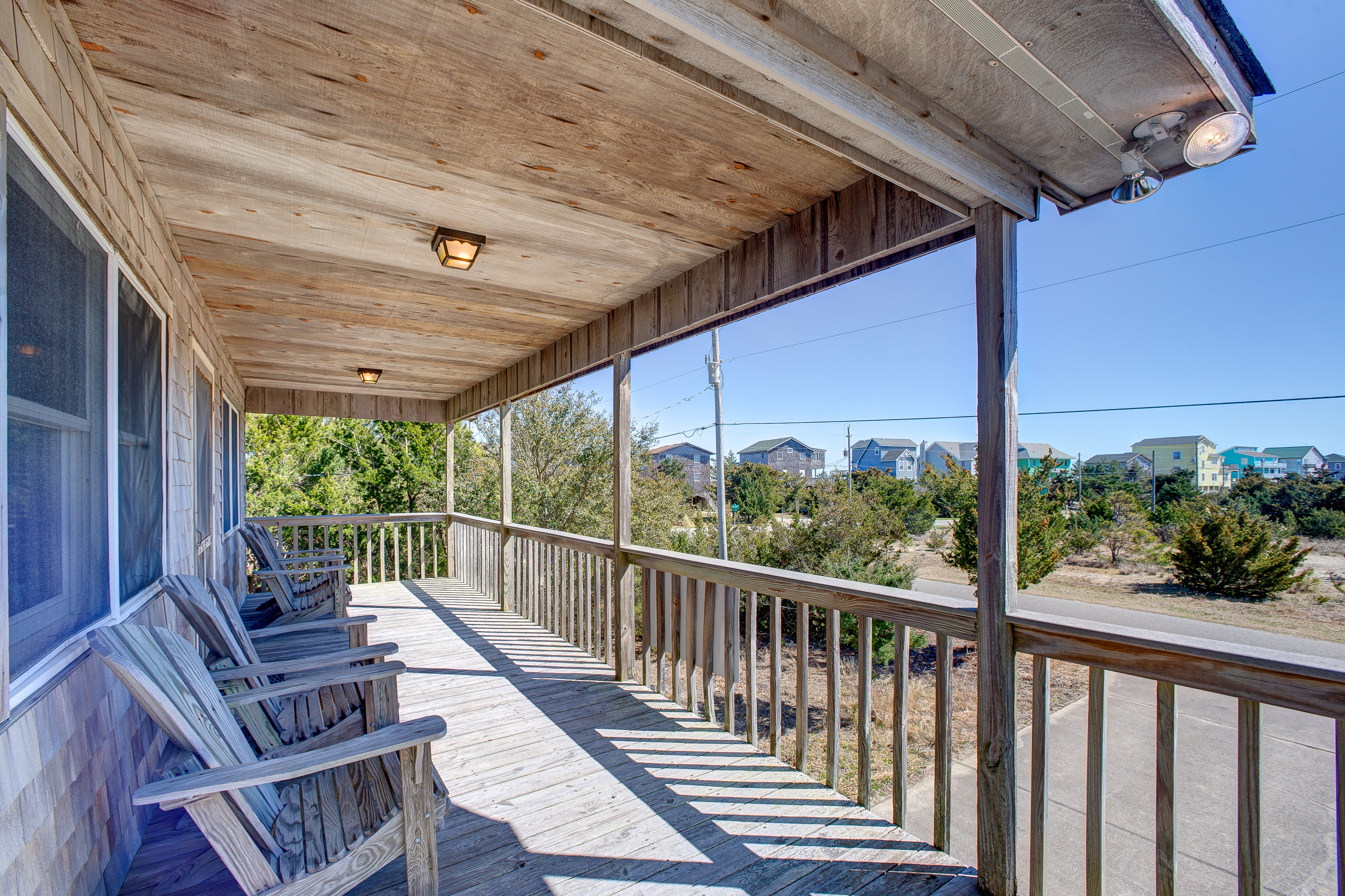 ocean-side vacation gem steps to beach w/central AC, WiFi, balcony, washer/dryer