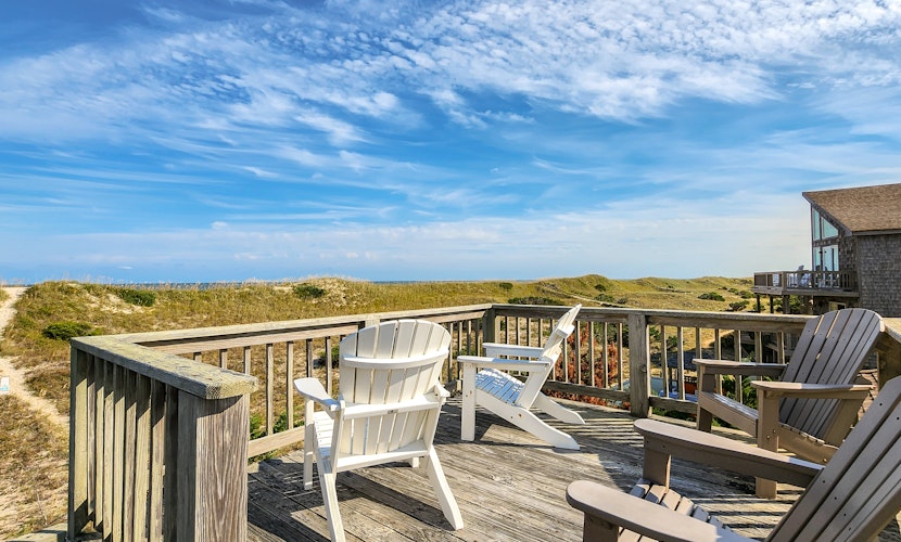 Dog-friendly, oceanfront home in the dunes with observation deck & WiFi