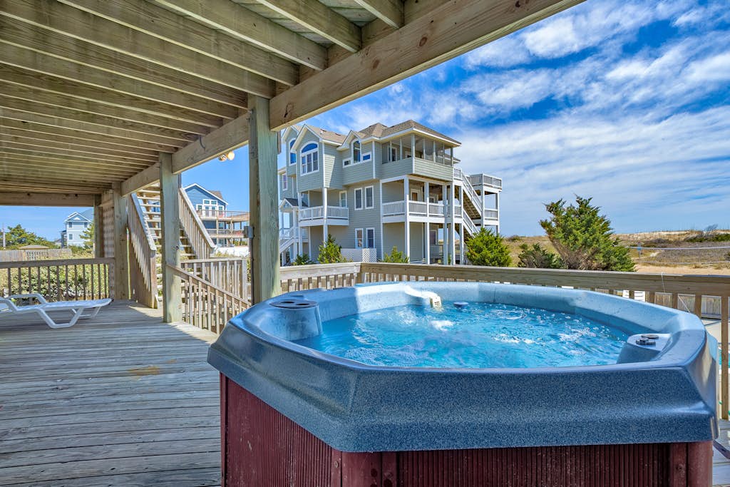Oceanfront home with private theater, hot tub, pool & pool table