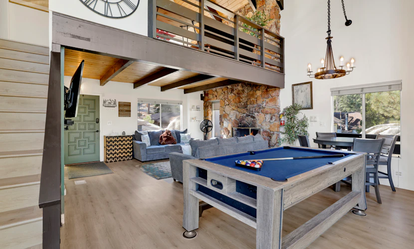 Round Rock Lodge at Big Bear | Boulder Bay Modern Retreat w/ Pool Table | Minutes to Activities