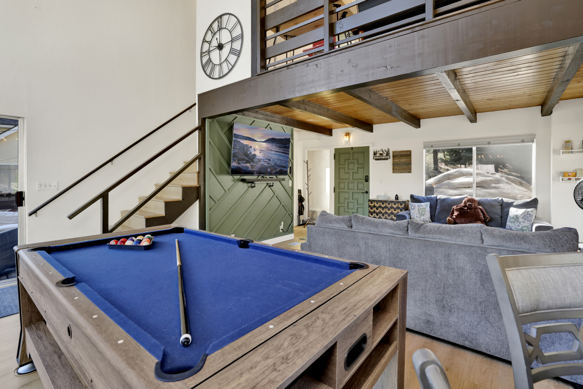 Round Rock Lodge at Big Bear | Boulder Bay Modern Retreat w/ Pool Table | Minutes to Activities