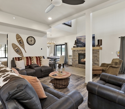 2572-Golden Bear at Shay Meadows