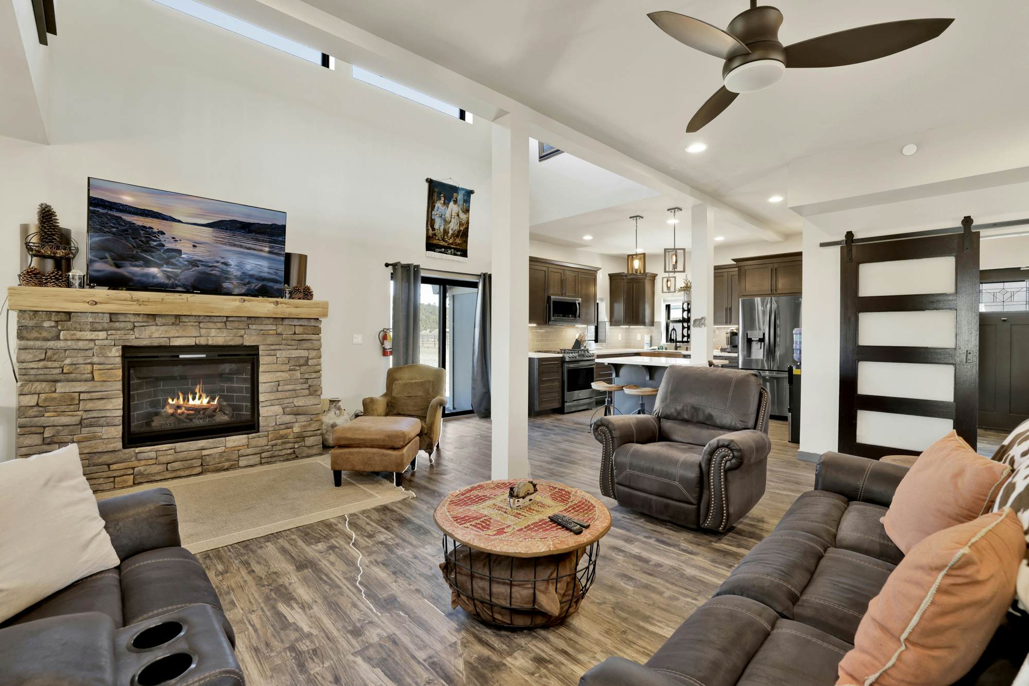 2572-Golden Bear at Shay Meadows